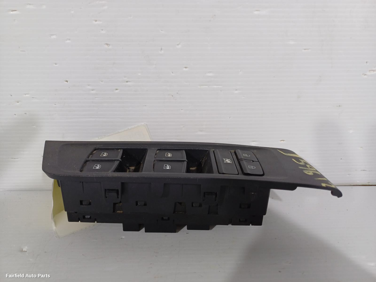 2021-2025 Ldv T60 Pwr Dr Wind Switch