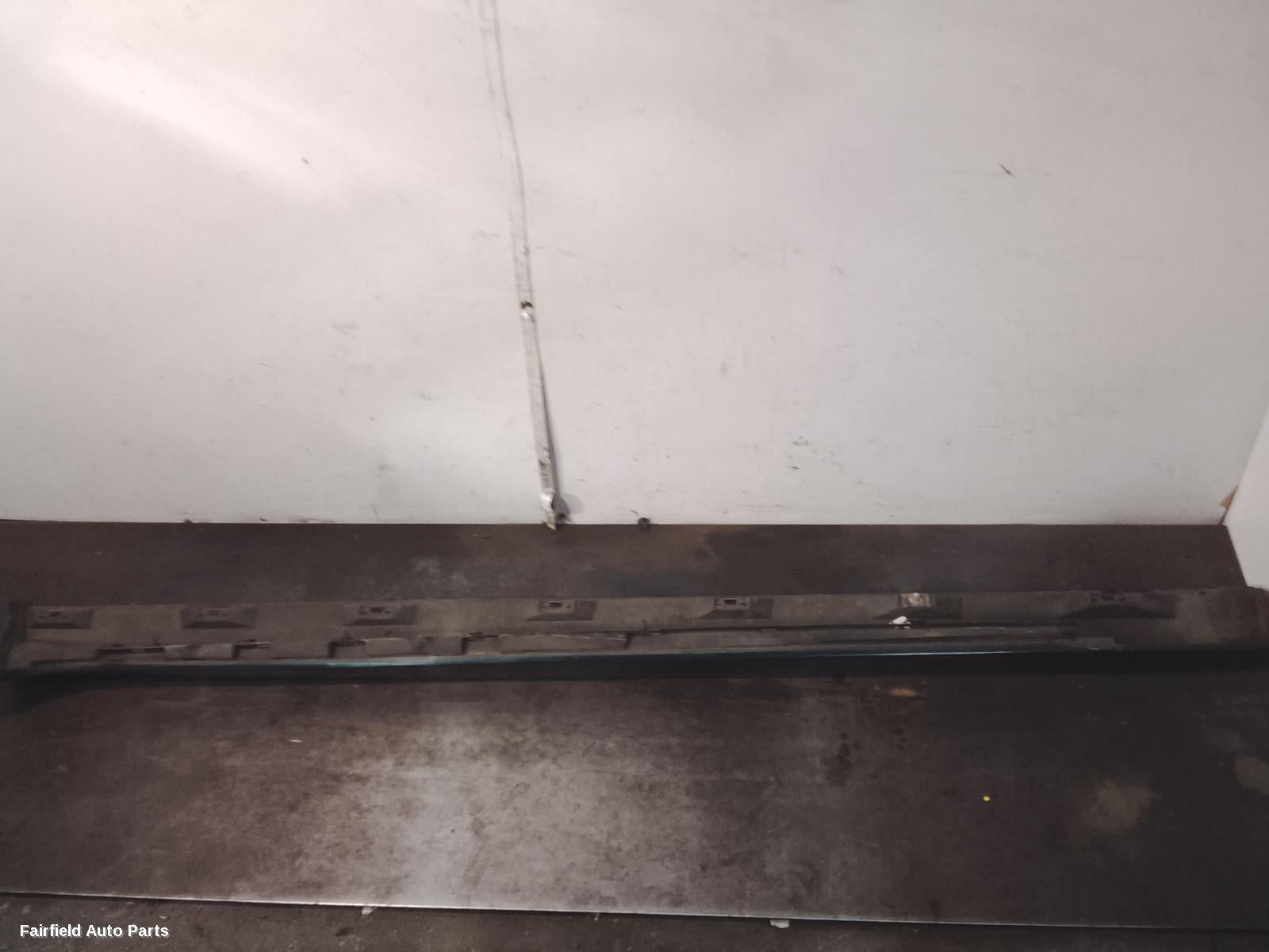 2006-2017 Holden Commodore Side Step Skirt