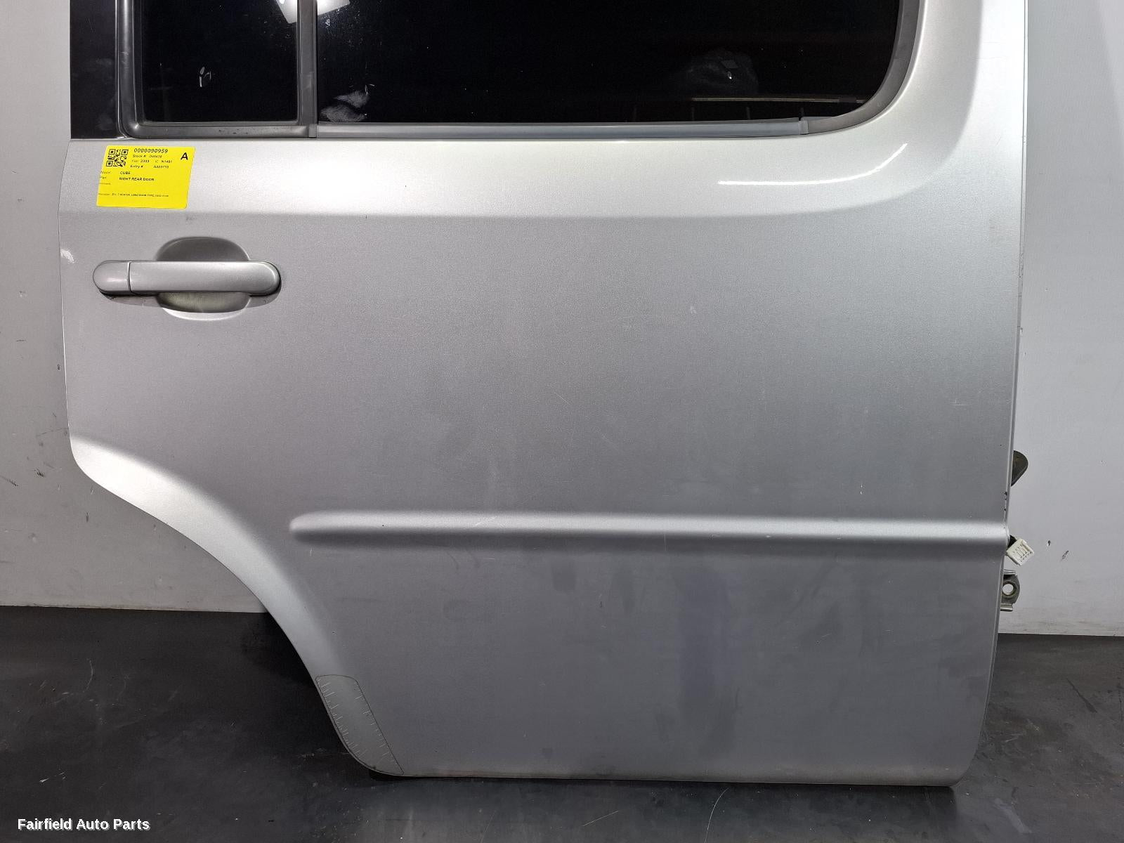2002-2008 Nissan Cube Right Rear Door Sliding