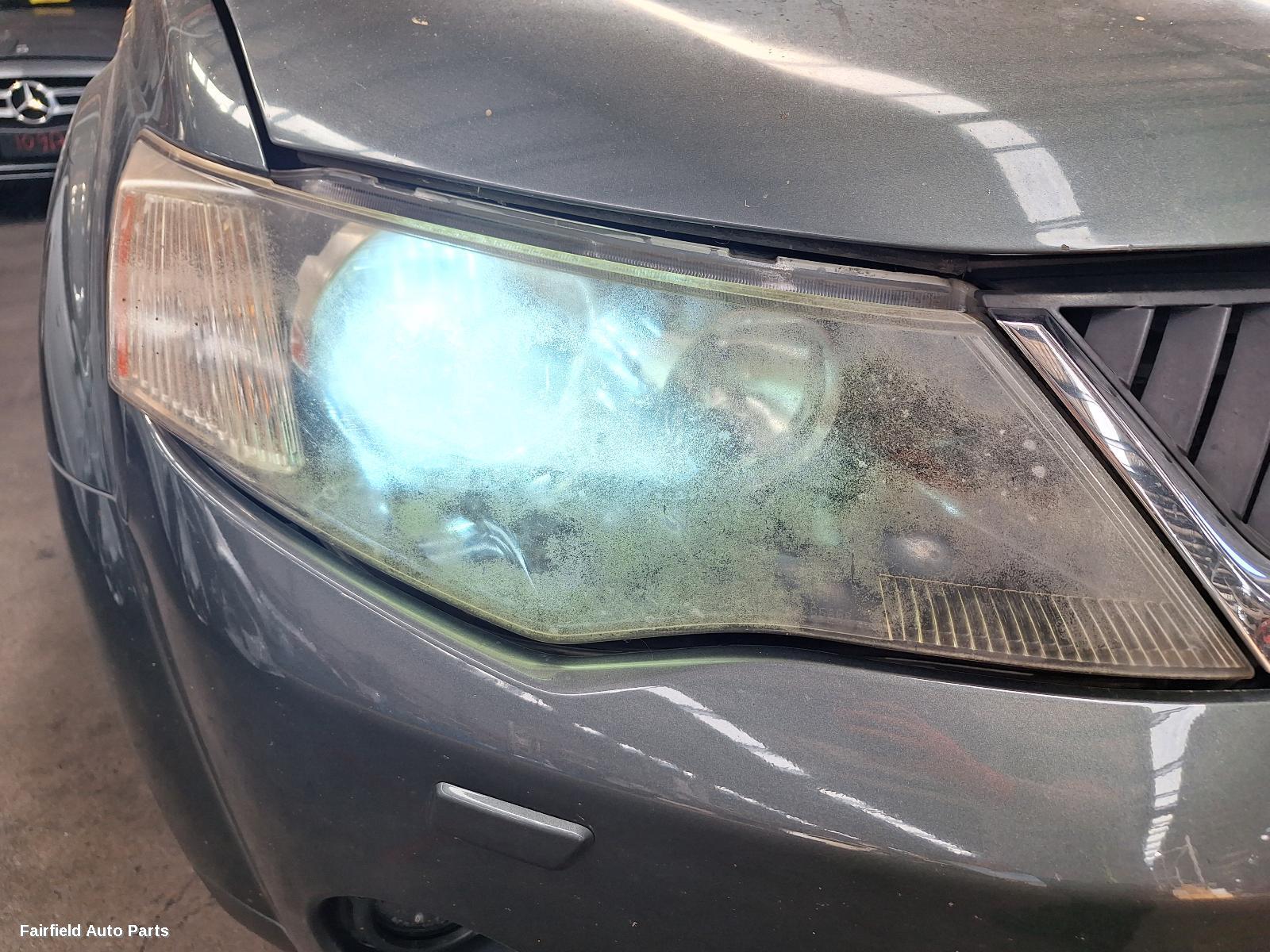 2006-2009 Mitsubishi Outlander Right Indicator Fog Side