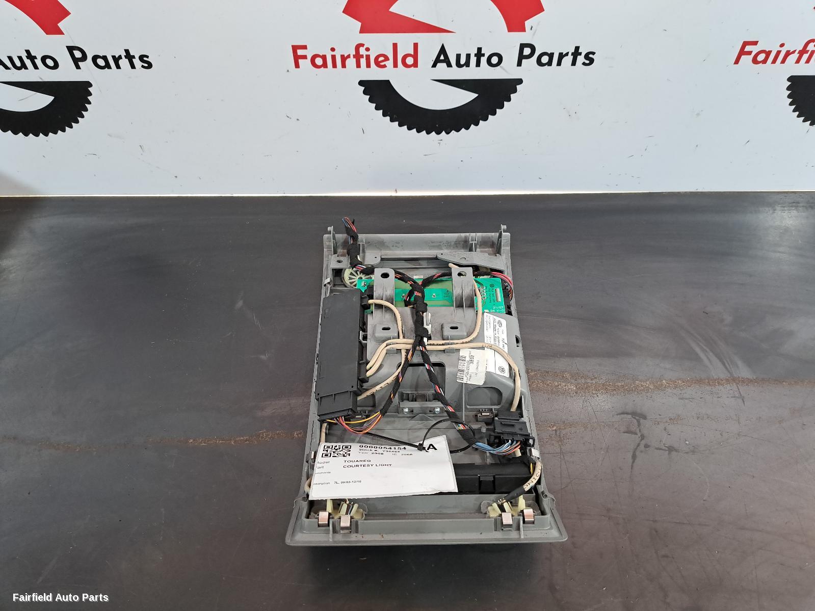 2003-2010 Volkswagen Touareg Courtesy Light