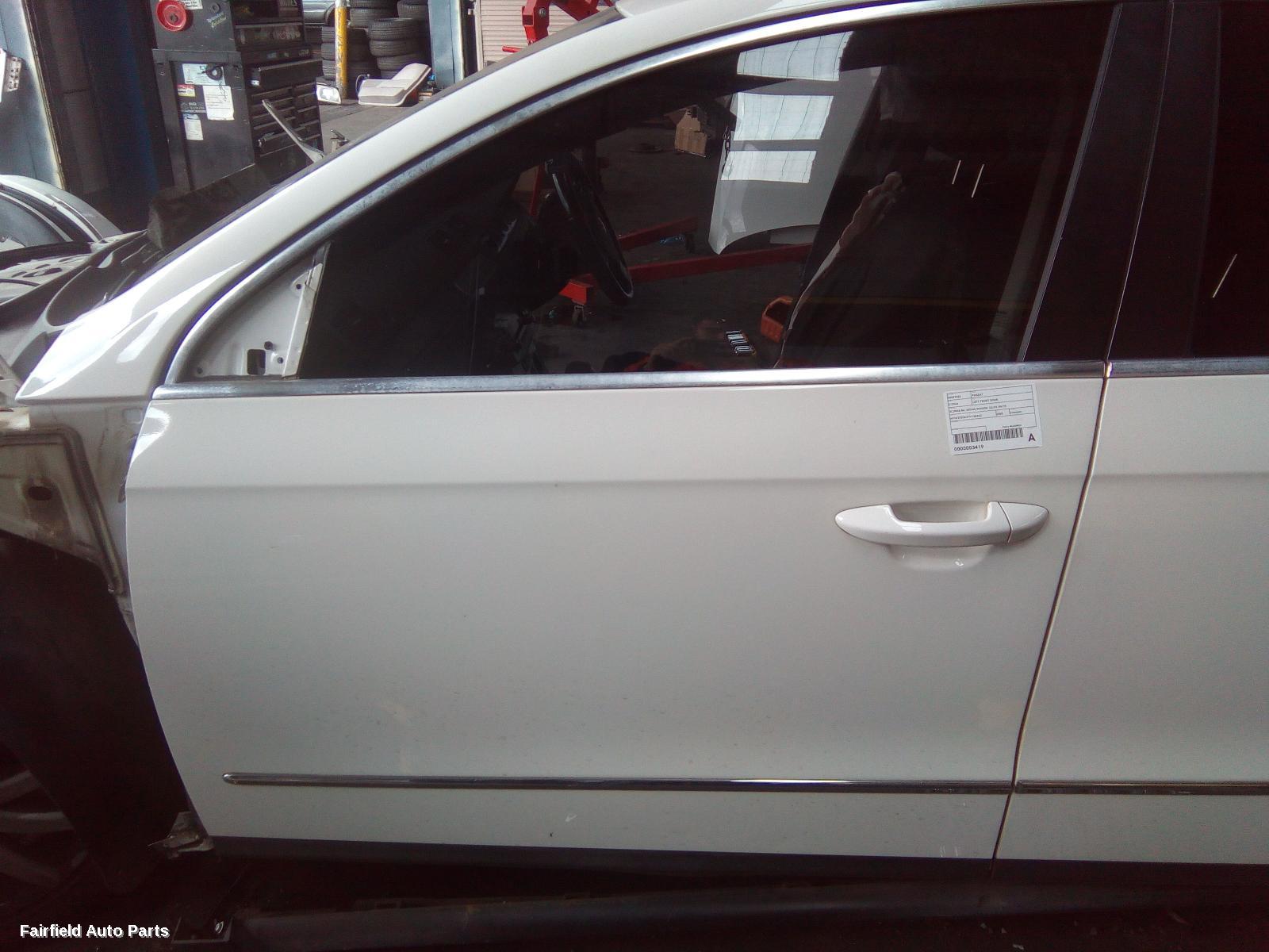 2006-2010 Volkswagen Passat Left Front Door