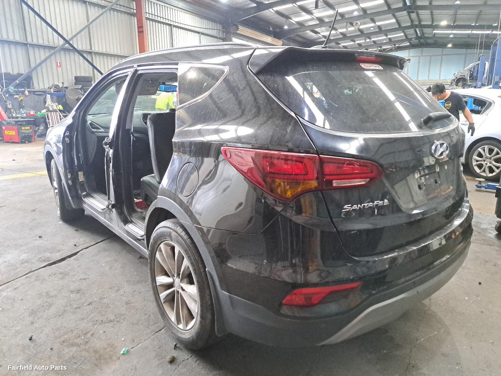 2012-2018 Hyundai Santa Fe Fuel Door   Filler