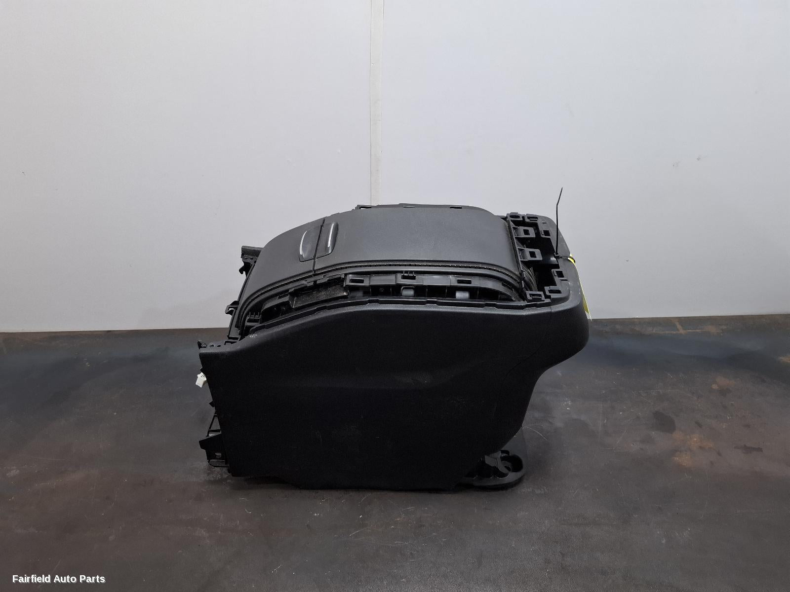 2013-2021 Toyota Kluger Console