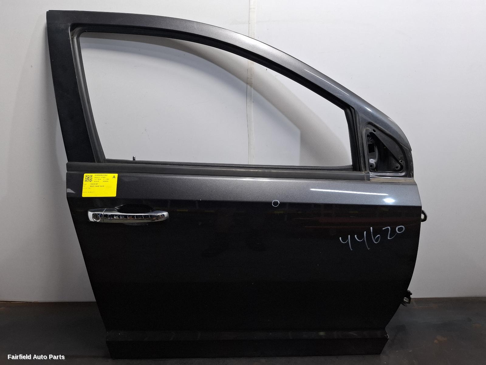 2013-2017 Fiat Freemont Right Front Door