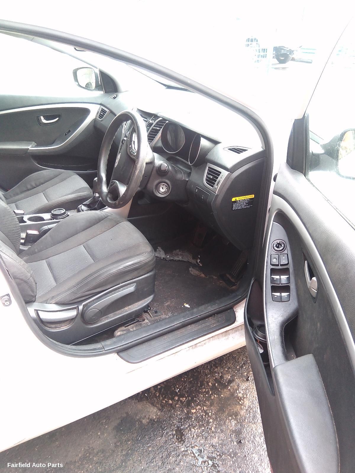 2012-2017 Hyundai I30 Left Indicator Fog Side