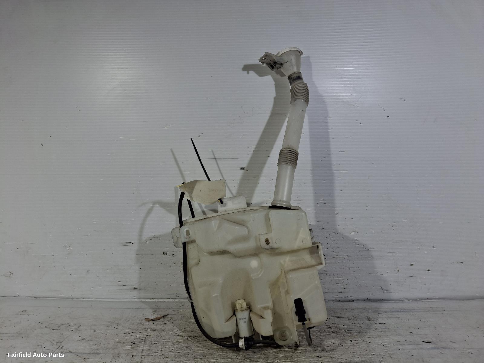 2016-2019 Mitsubishi Asx Washer Bottle
