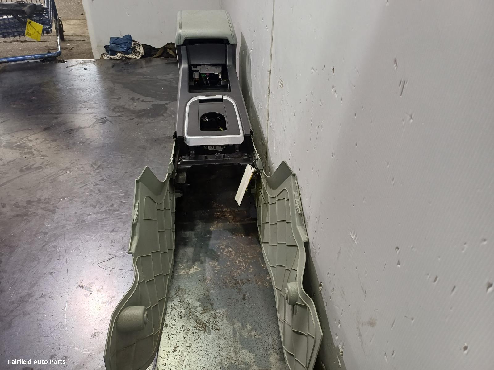2015-2026 Land Rover Discovery Sport Console
