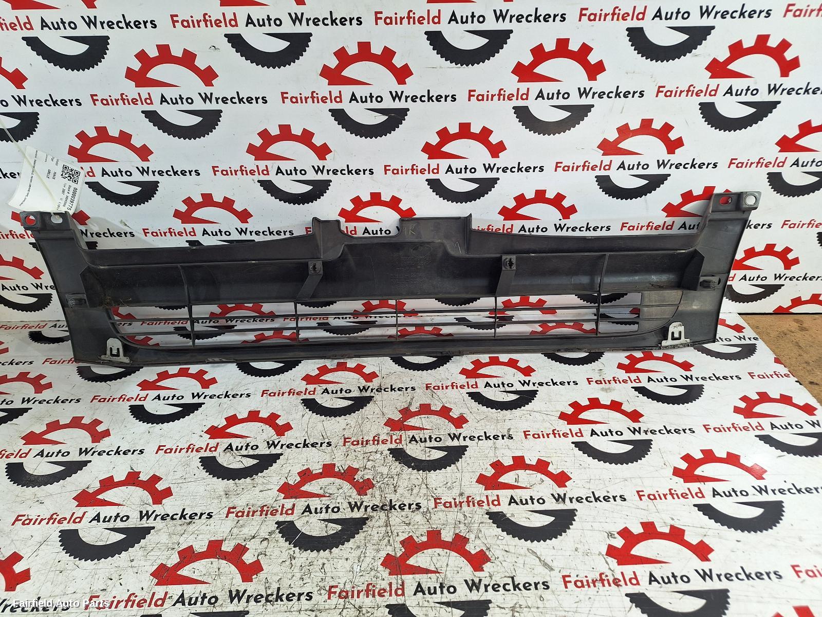 2005-2007 Toyota Hiace Grille