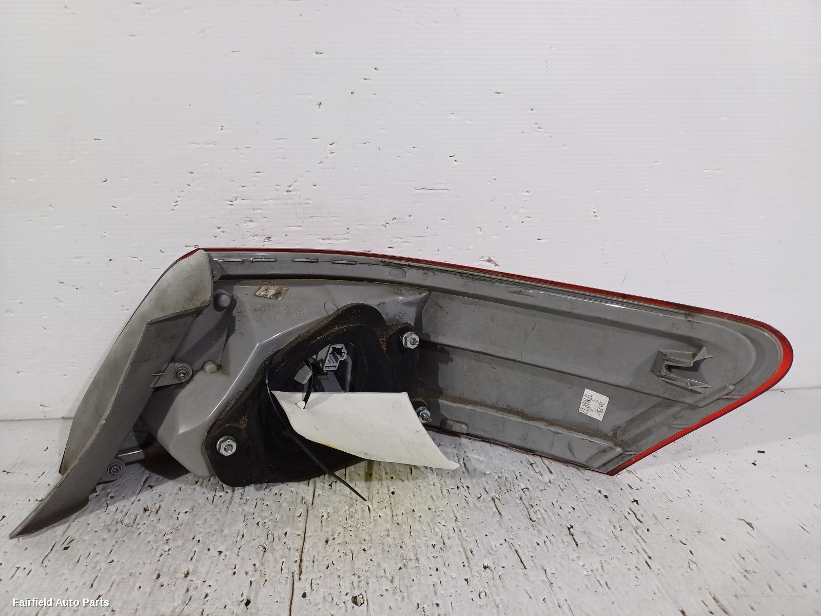 2009-2011 Toyota Camry Left Taillight
