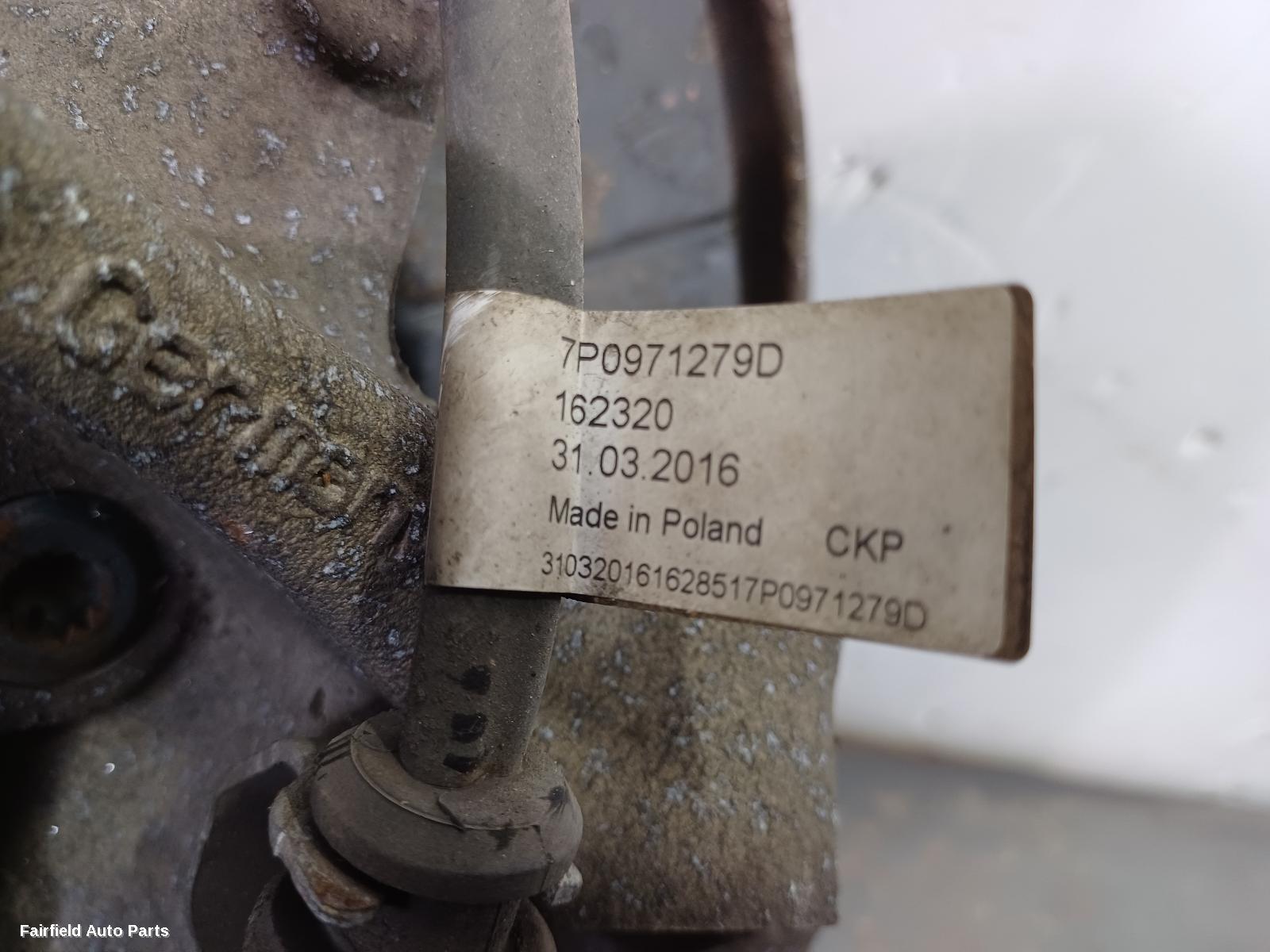 2014-2018 Porsche Cayenne Left Rear Hub Assembly