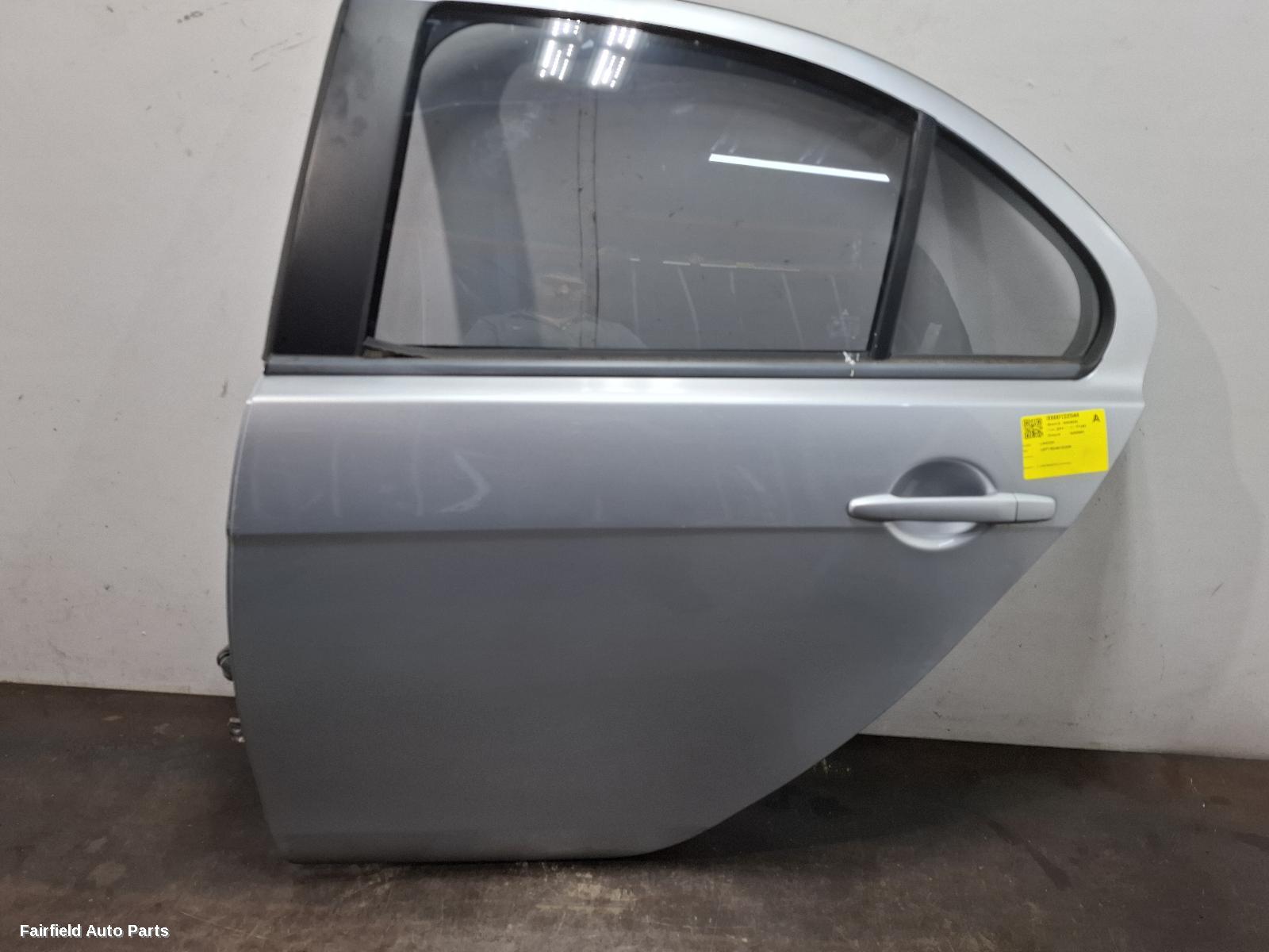 2007-2015 Mitsubishi Lancer Left Rear Door Sliding