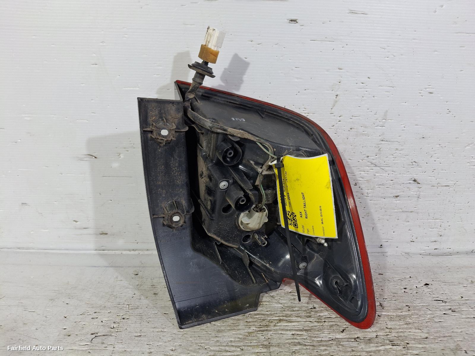 2010-2019 Mitsubishi Asx Right Taillight