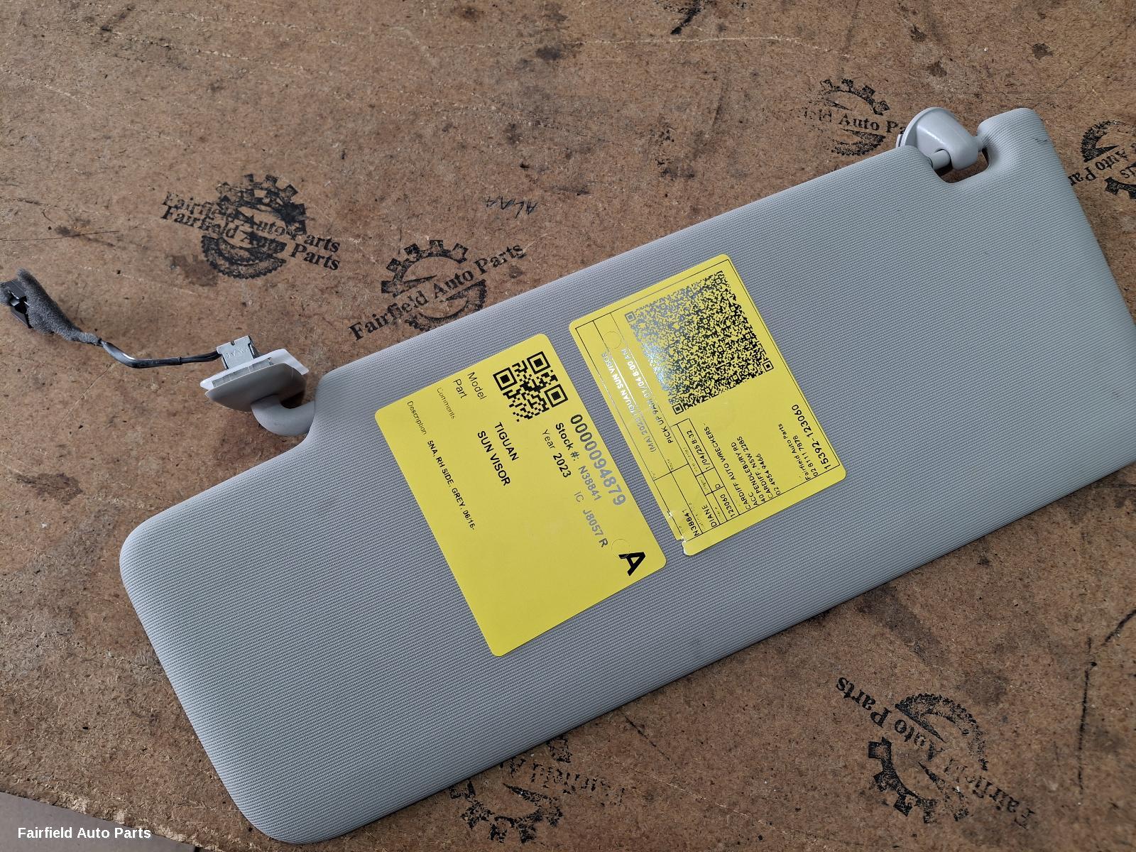 2016-2024 Volkswagen Tiguan Sunvisor