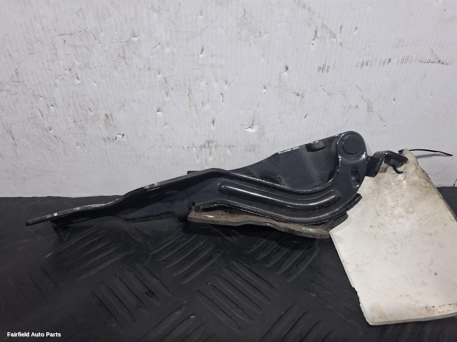 2015-2025 Ldv G10 Bonnet Hinge Strut