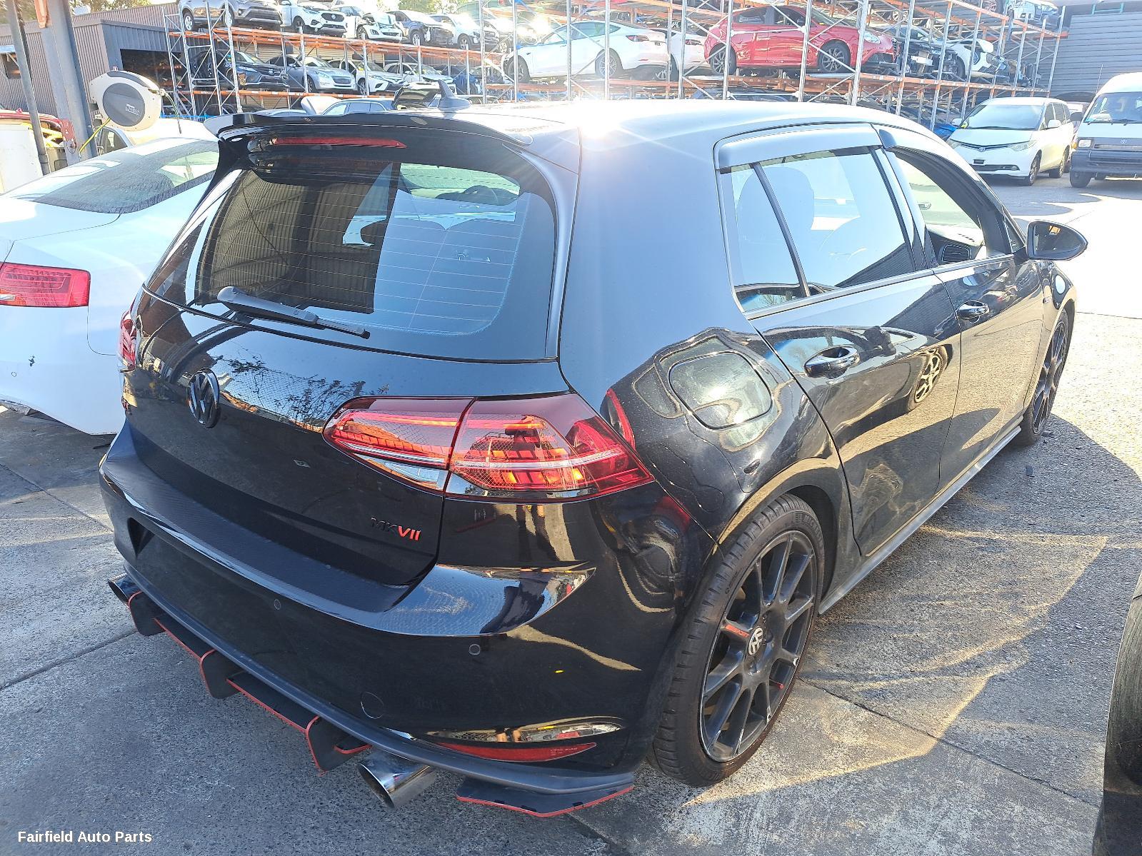 2014 Volkswagen Golf Air Cleaner Box