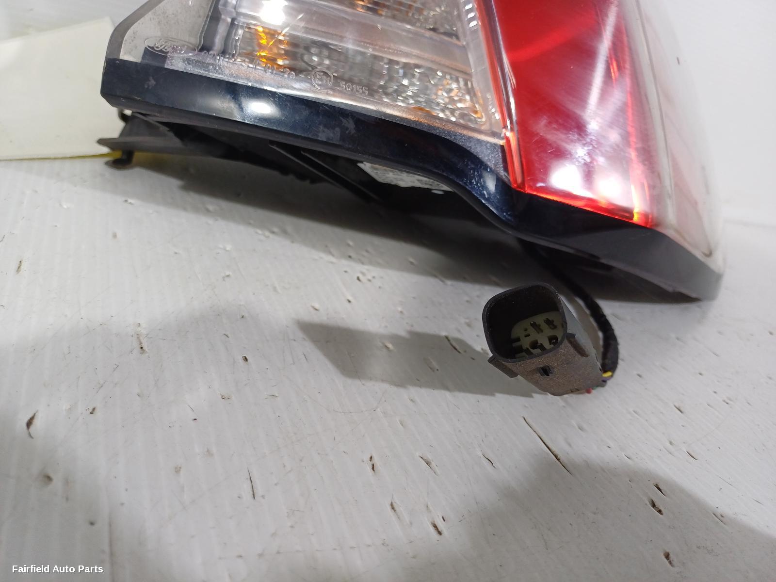 2020-2024 Ford Escape Right Taillight