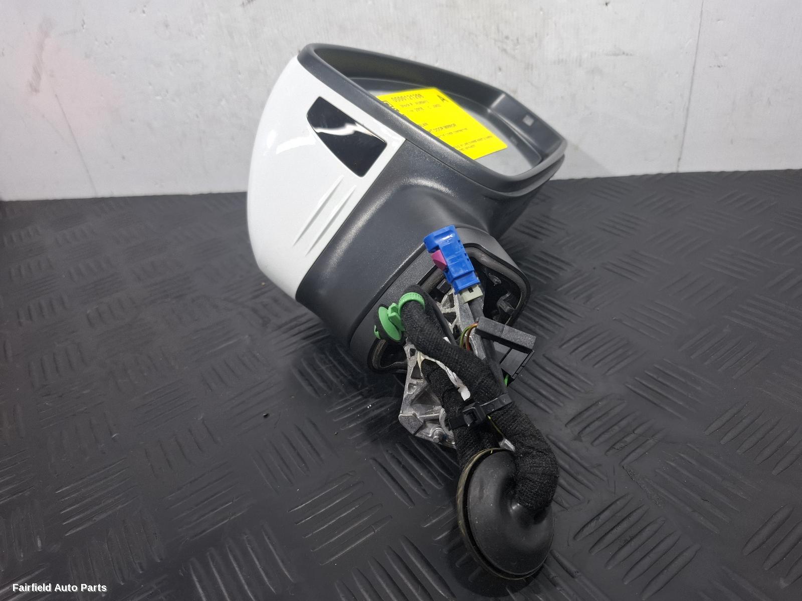 2016-2021 Volkswagen Tiguan Right Door Mirror
