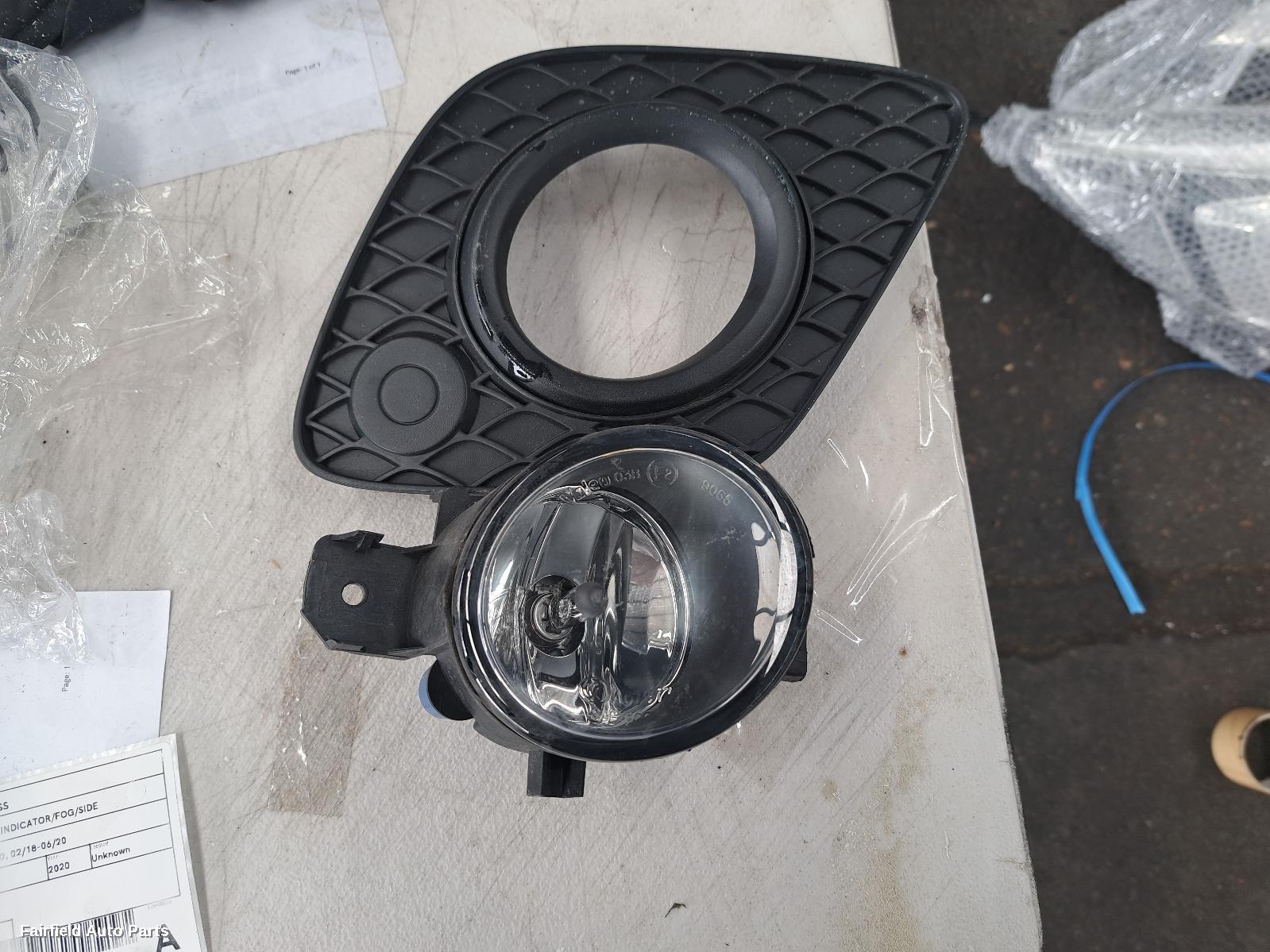 2018-2020 Mercedes X Class Right Indicator Fog Side