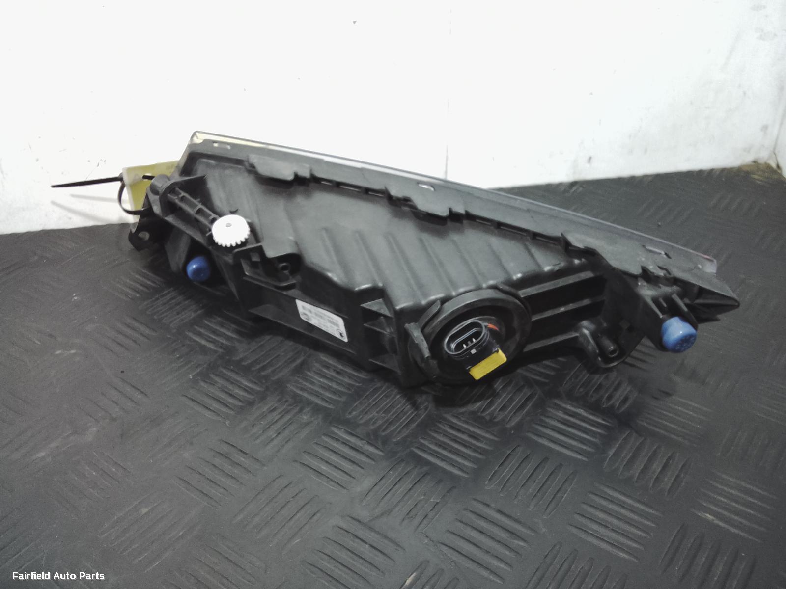 2016-2019 Skoda Superb Left Indicator Fog Side