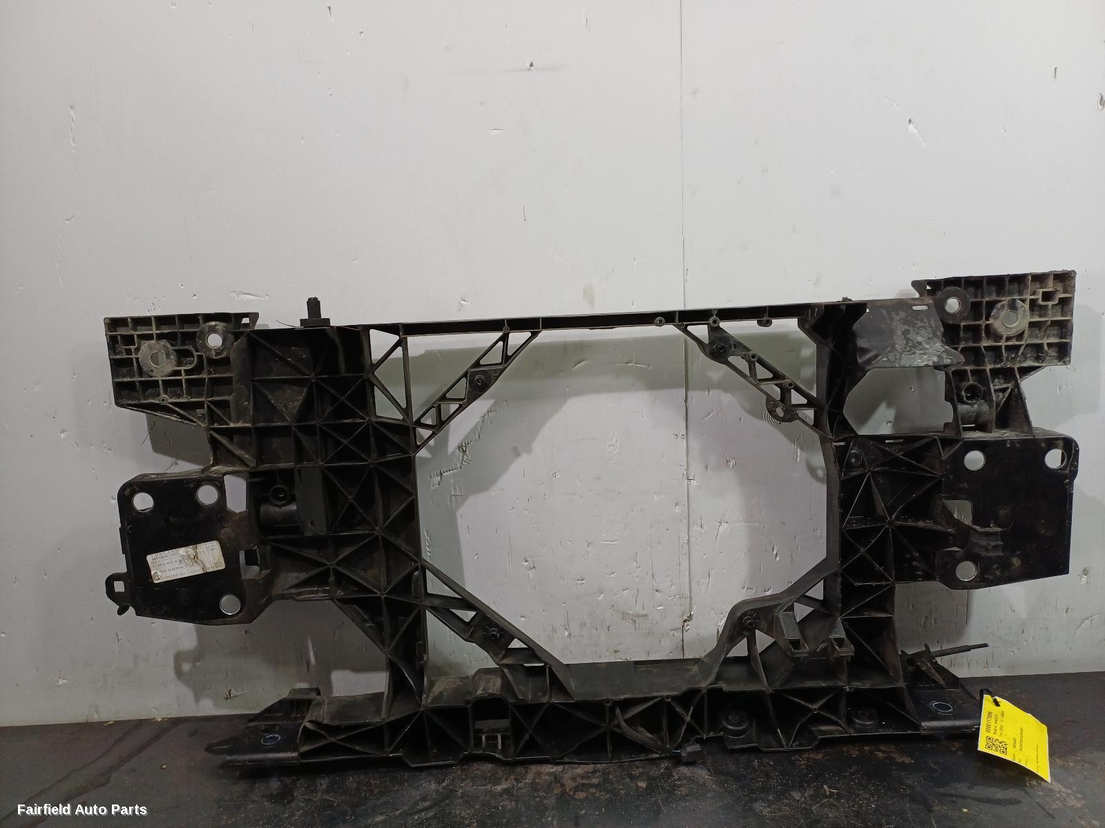 2013-2016 Renault Megane Radiator Support