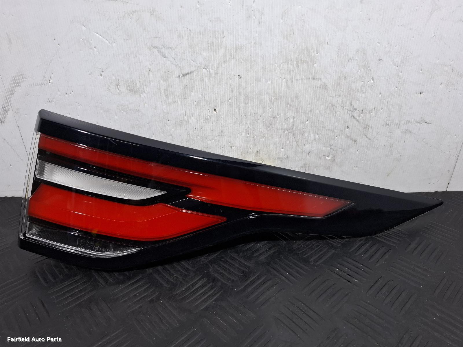 2016-2020 Land Rover Discovery Right Taillight