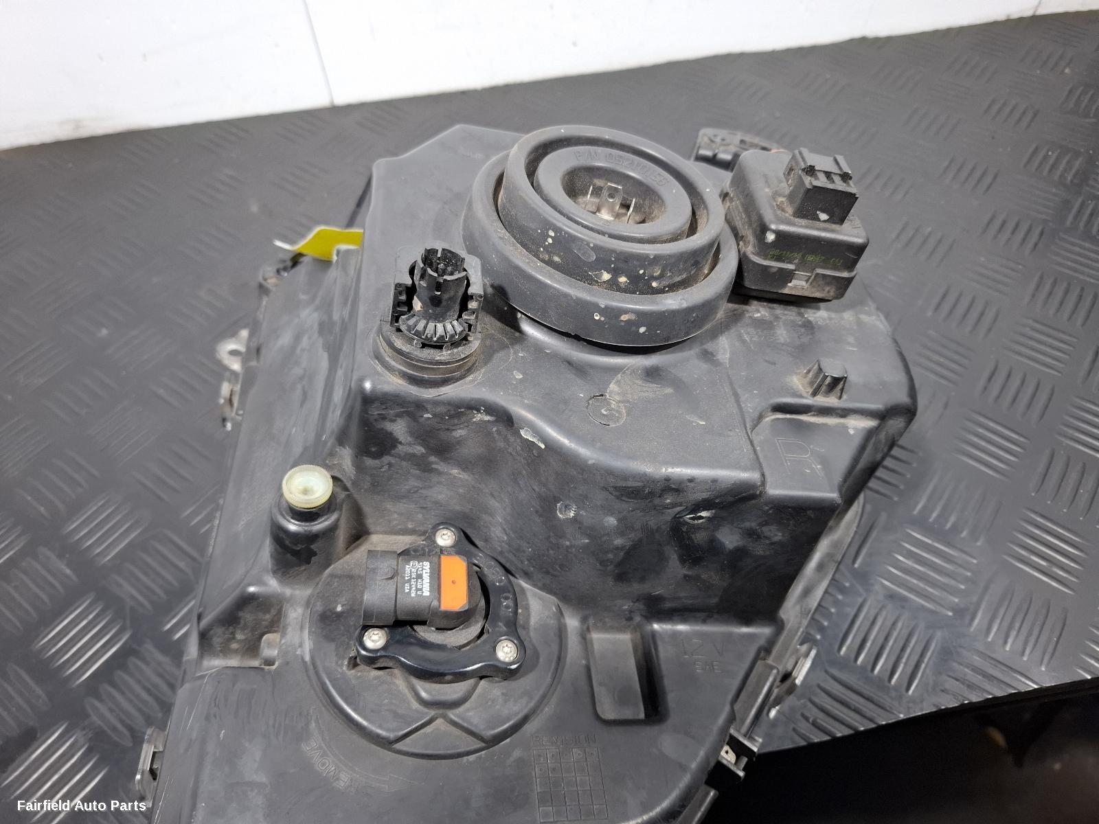 2008-2012 Jeep Cherokee Right Headlamp