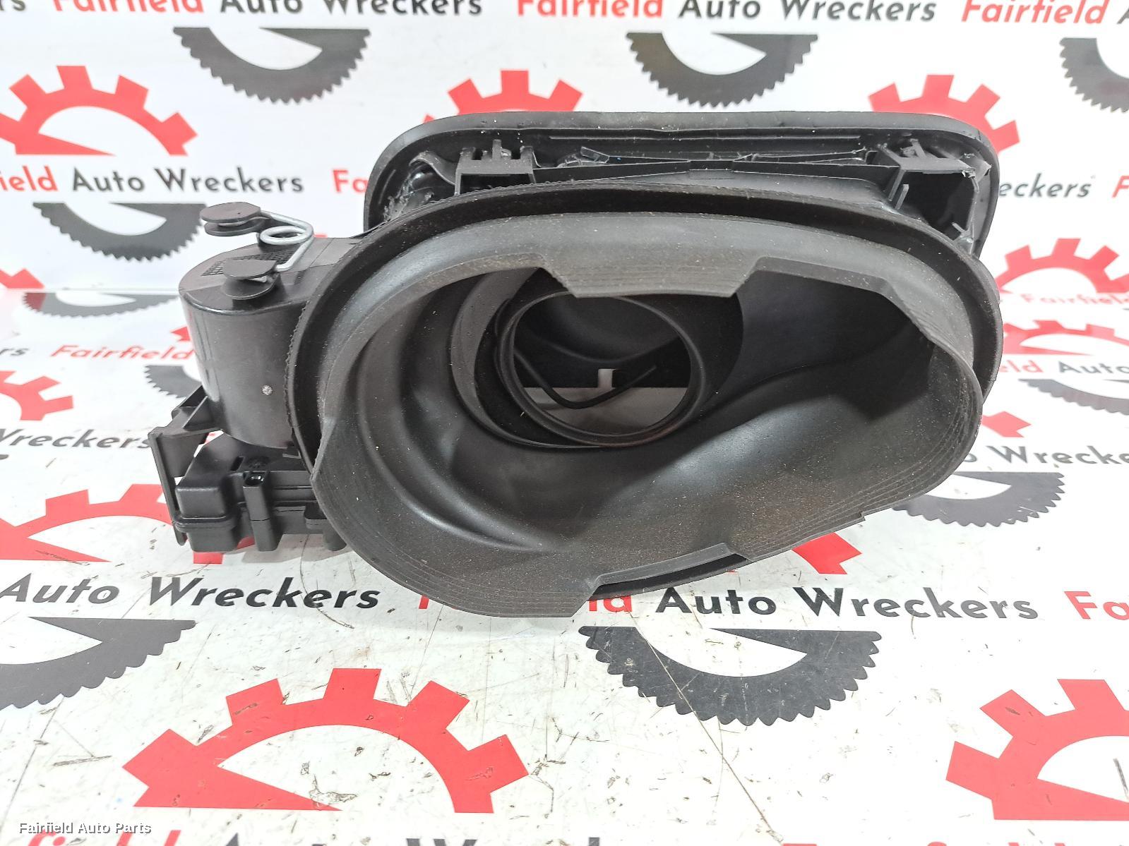 2011-2019 Bmw 3 Series Fuel Door   Filler