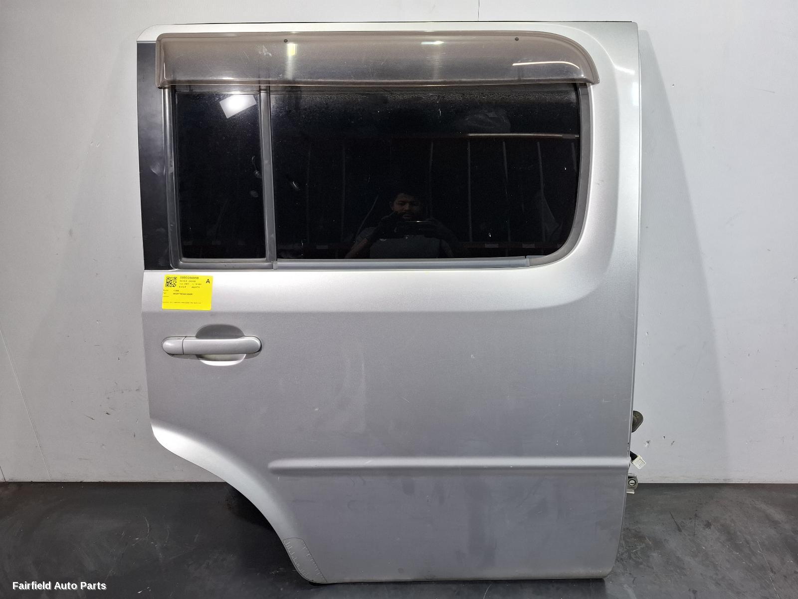 2002-2008 Nissan Cube Right Rear Door Sliding