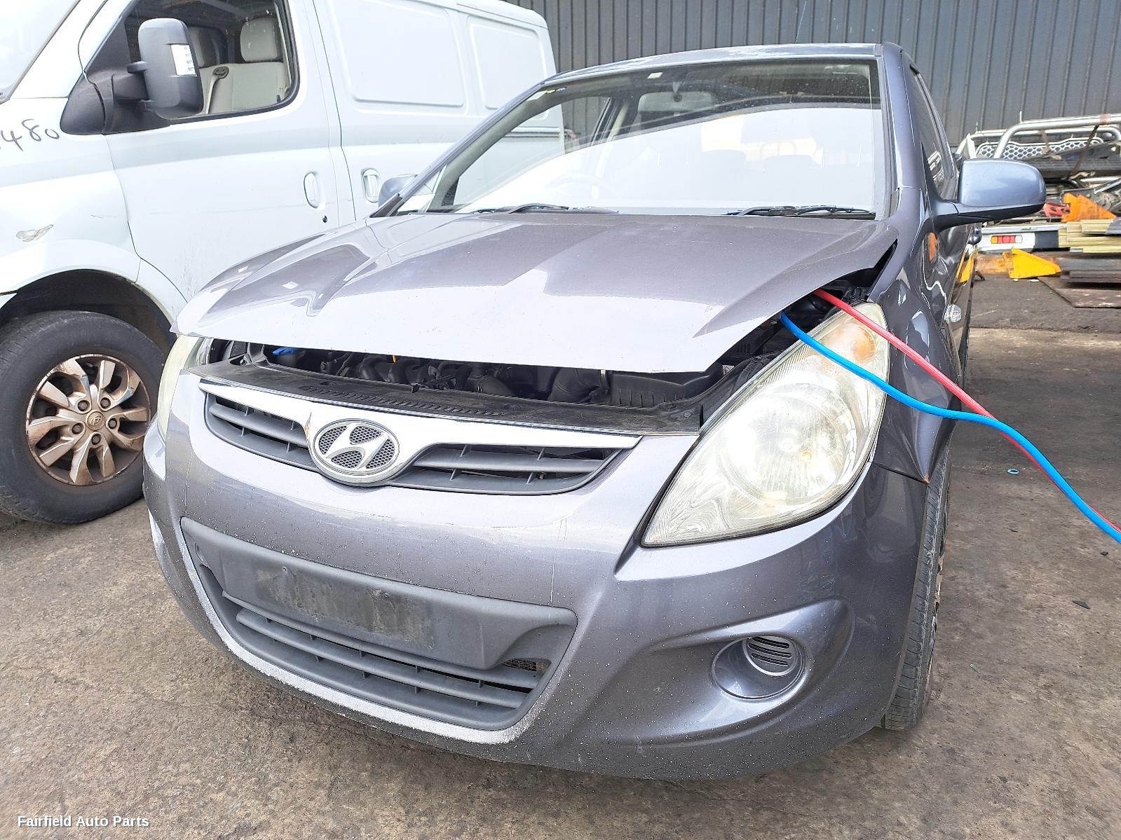 2010-2012 Hyundai I20 Washer Bottle