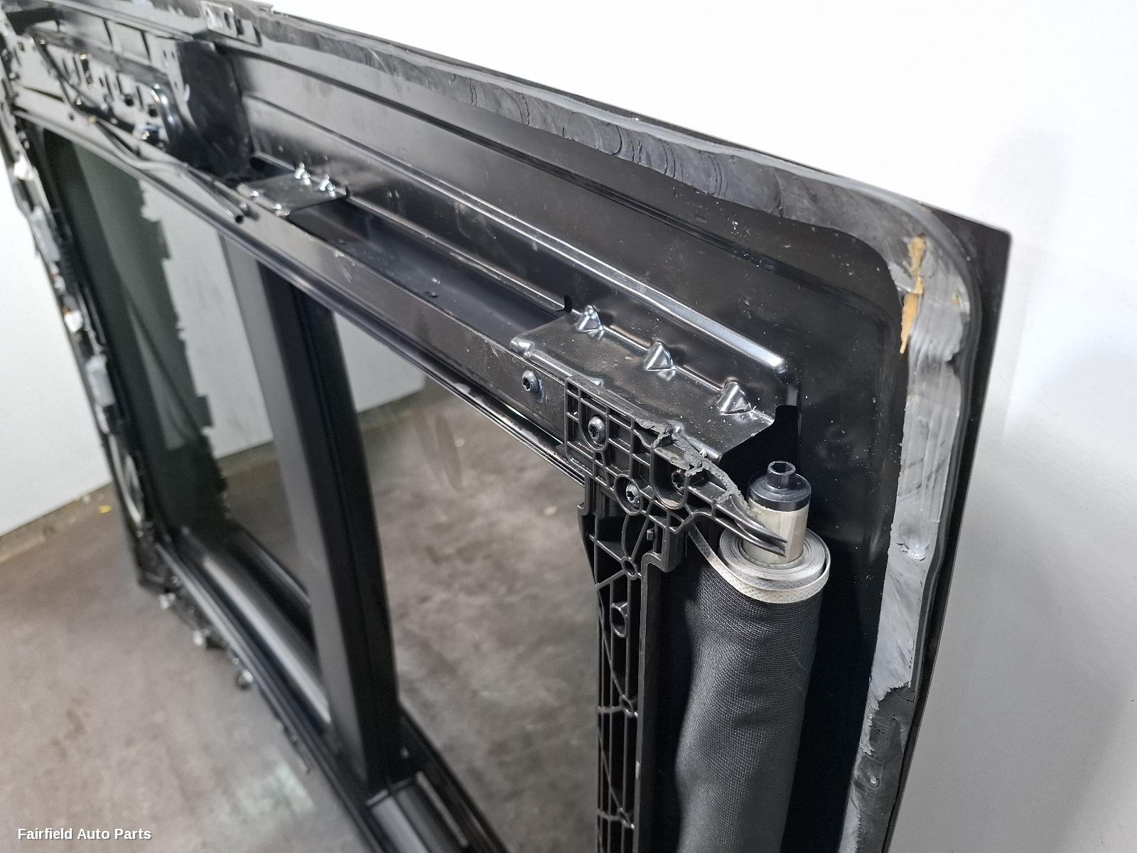 2022-2026 Mercedes Glc Class Roof Glass Sunroof T