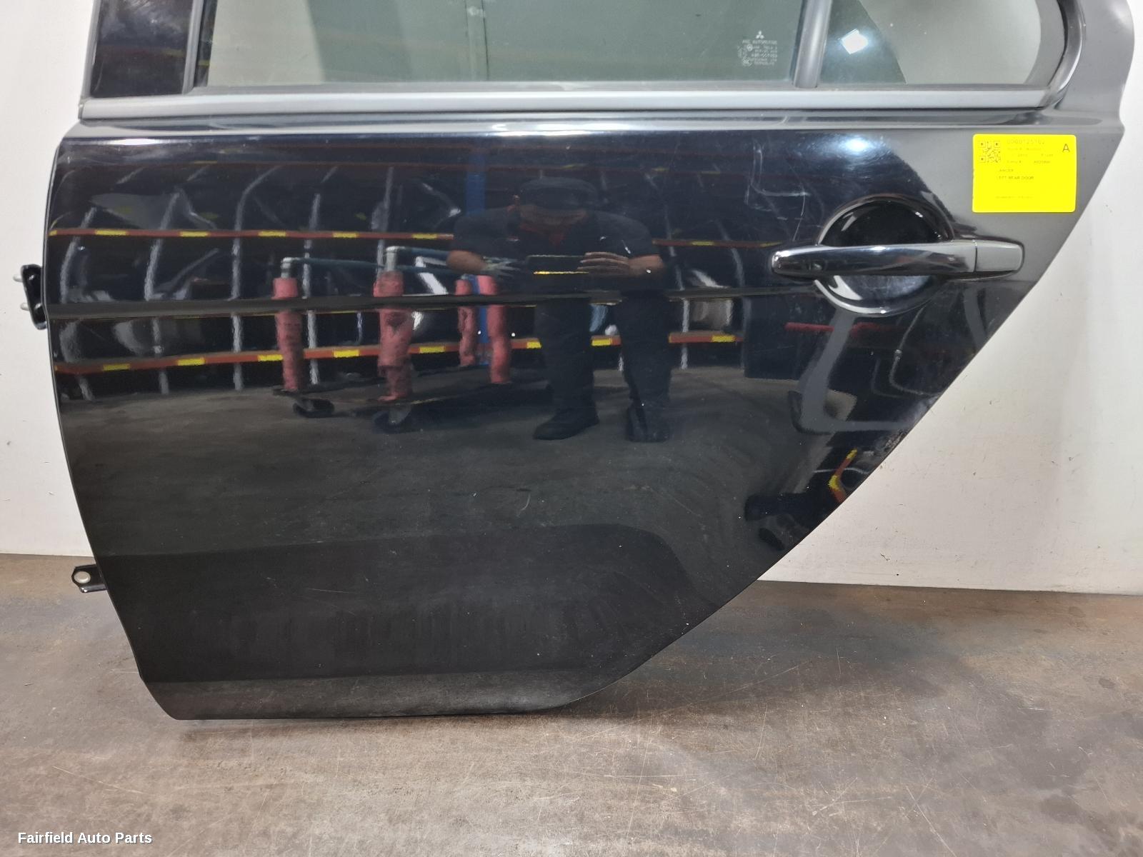 2007-2015 Mitsubishi Lancer Left Rear Door Sliding