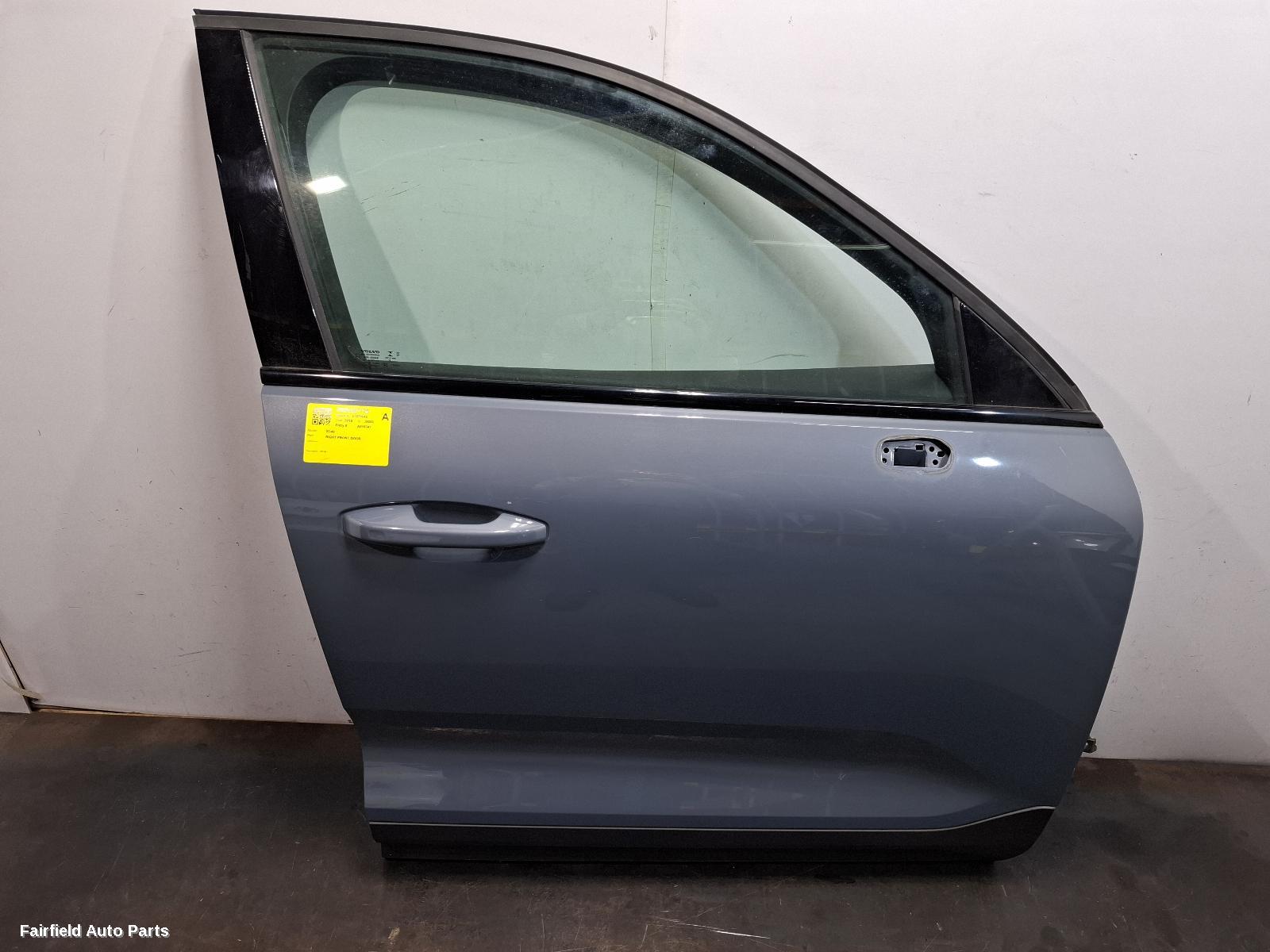 2018-2026 Volvo Xc40 Right Front Door