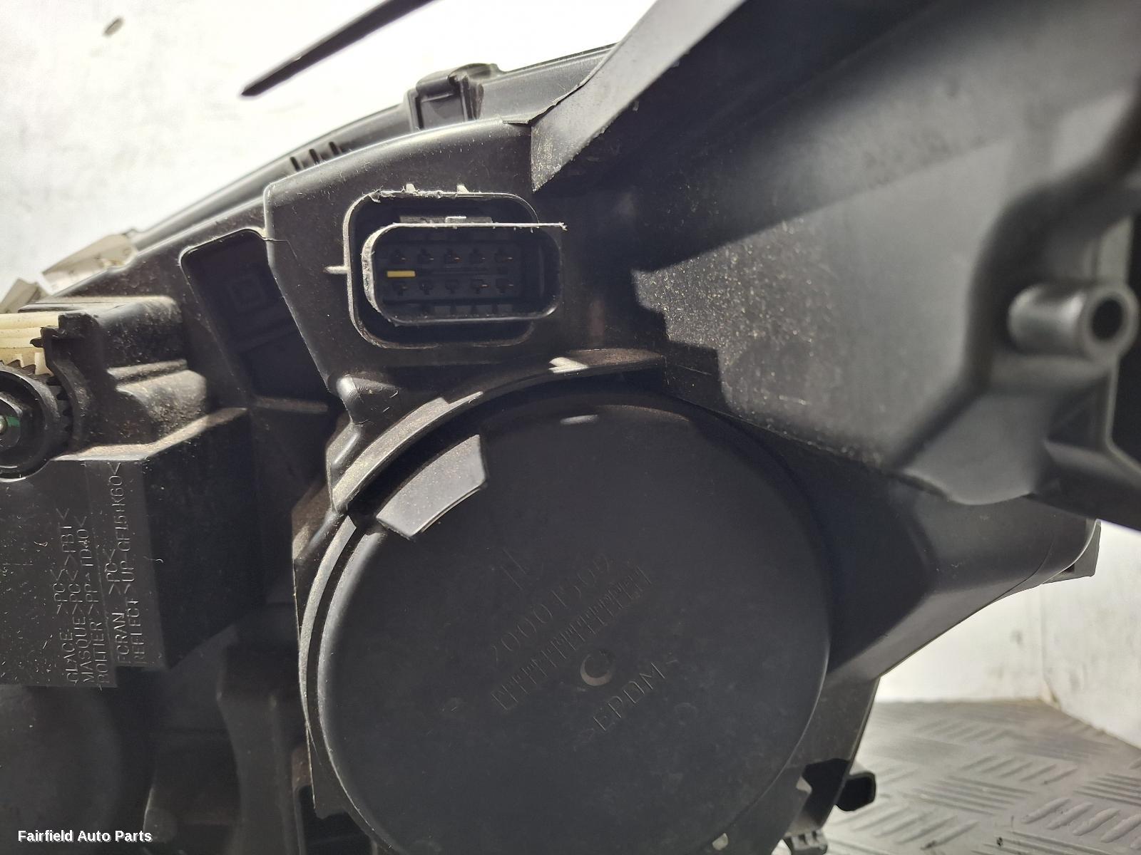 2014-2017 Peugeot 308 Right Headlamp