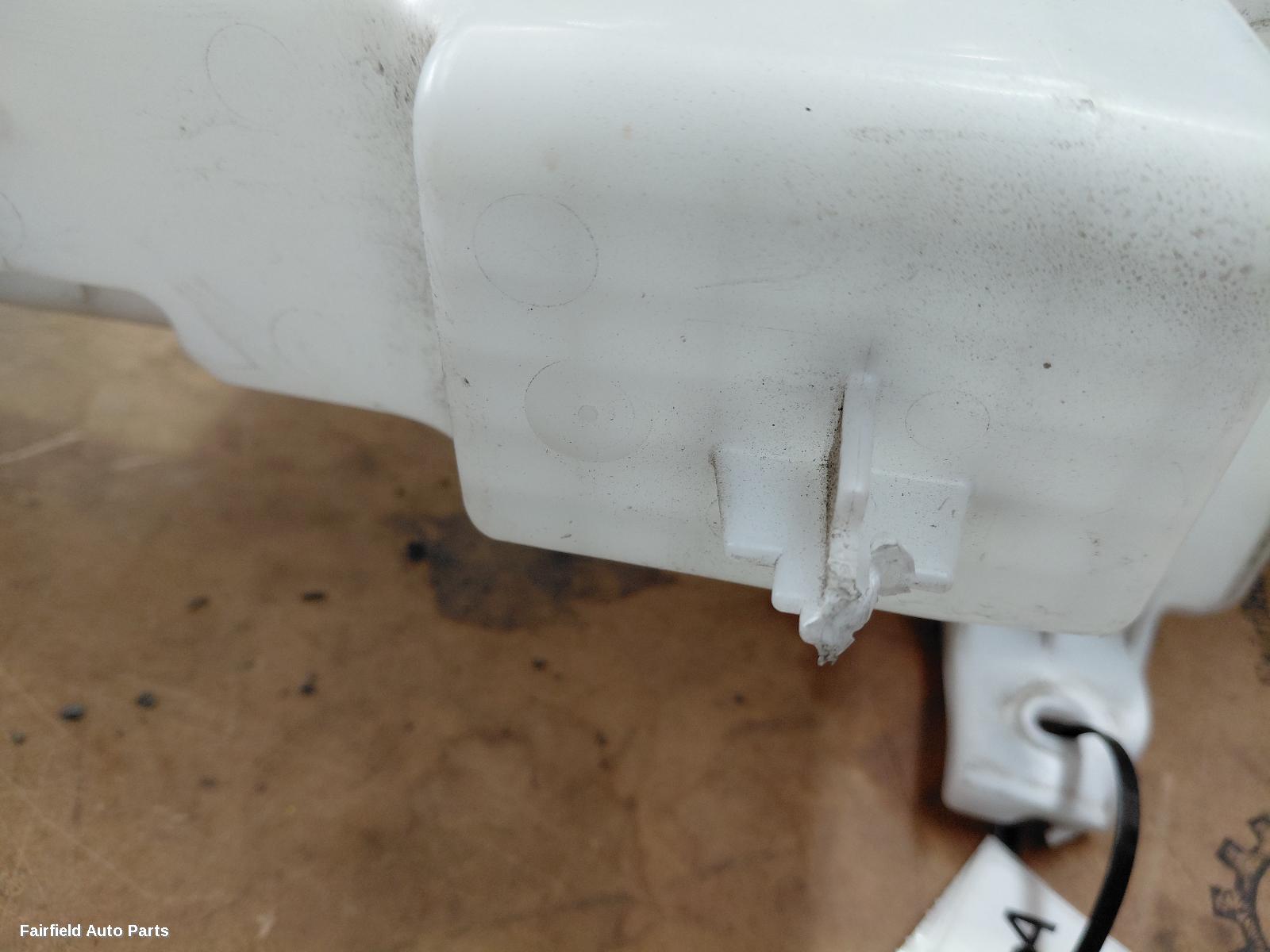 2022-2026 Nissan Qashqai Washer Bottle