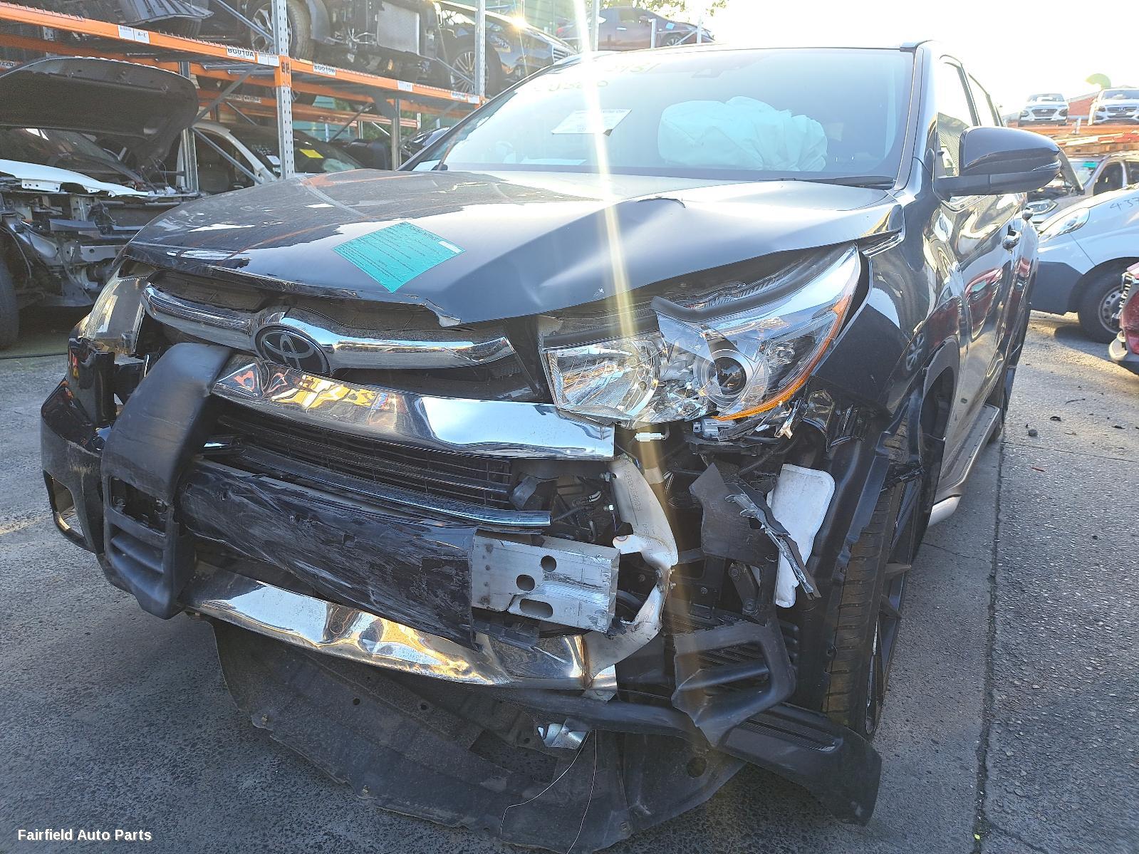 2016 Toyota Kluger Fuel Door   Filler