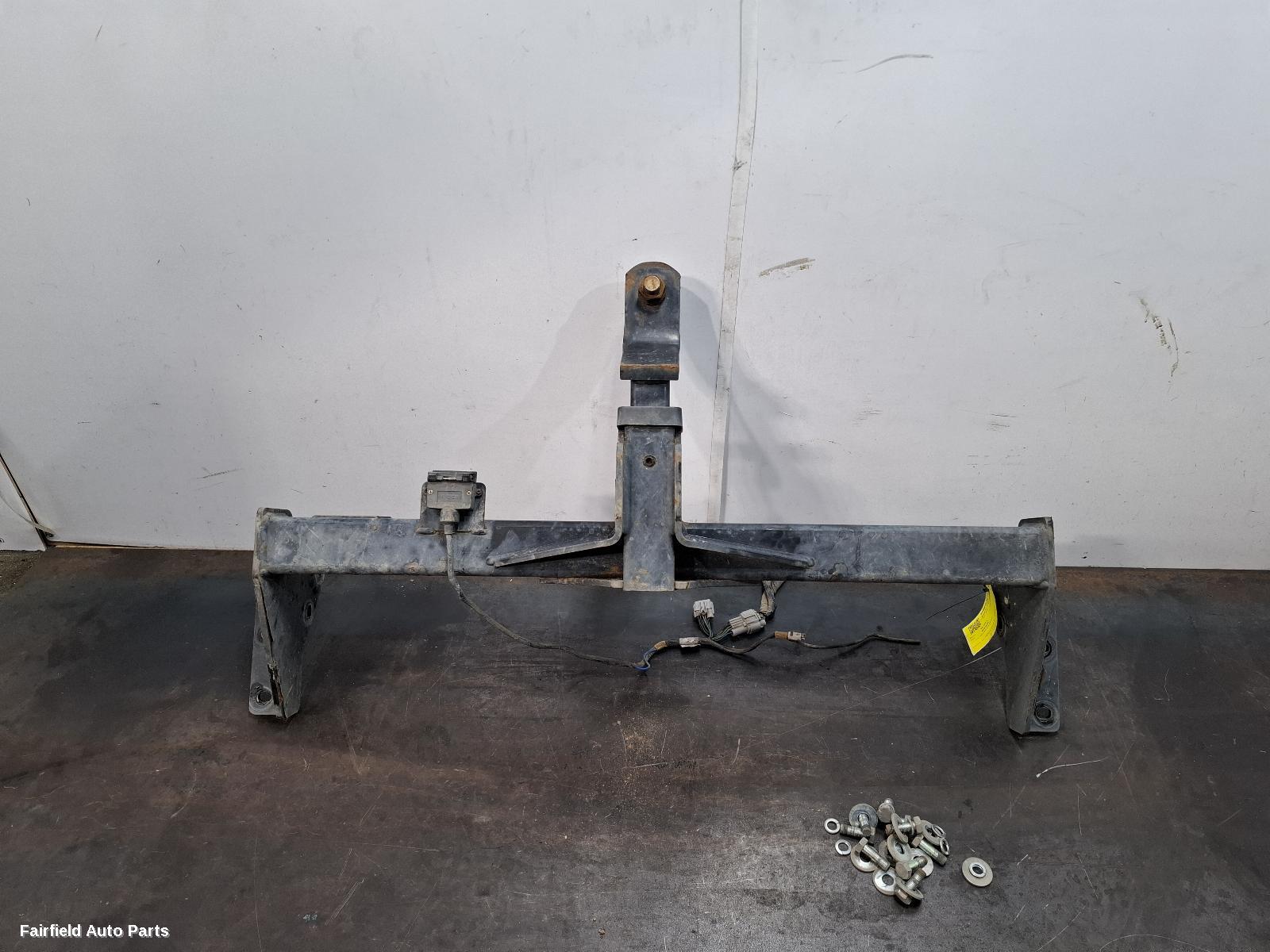 2009-2015 Nissan Navara Towbar