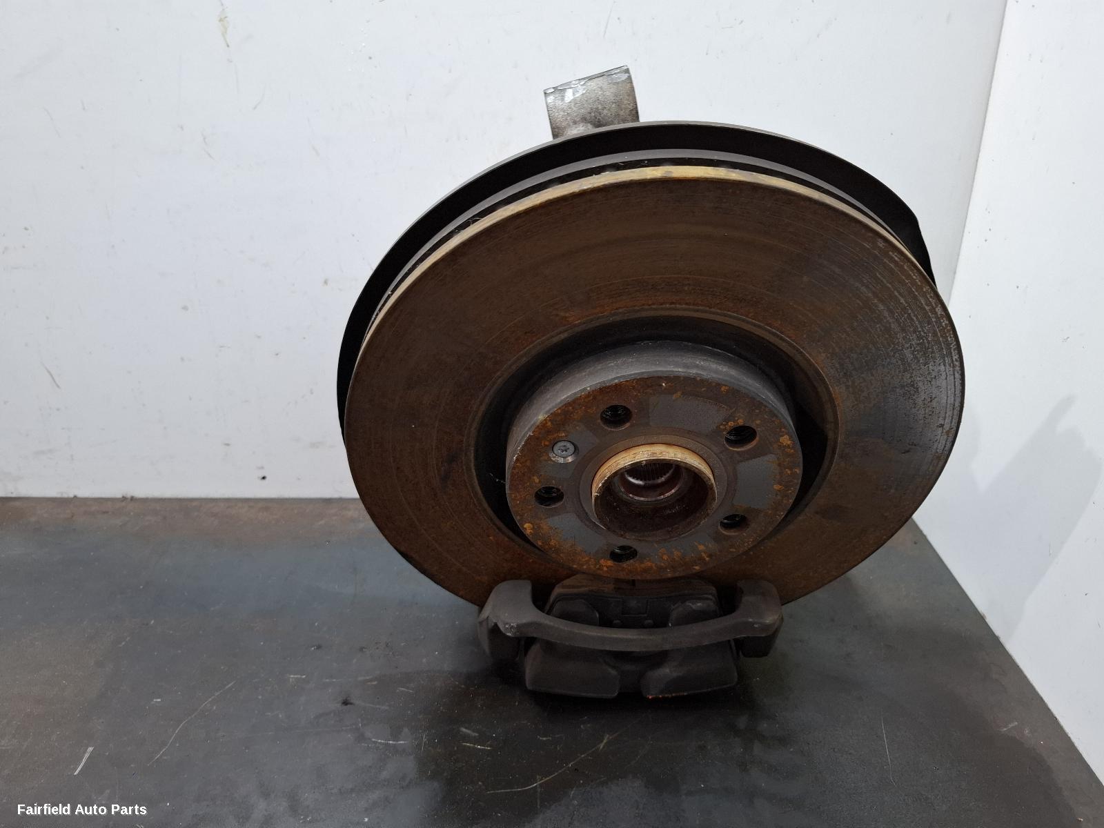 2018-2025 Volvo Xc40 Left Front Hub Assembly