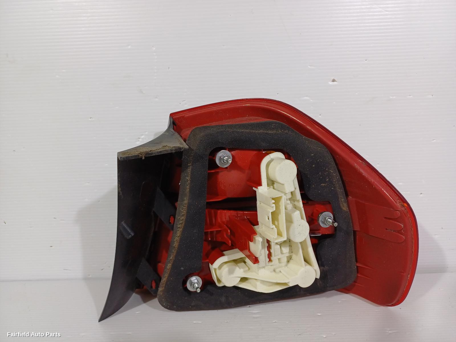 2005-2008 Bmw 3 Series Left Taillight