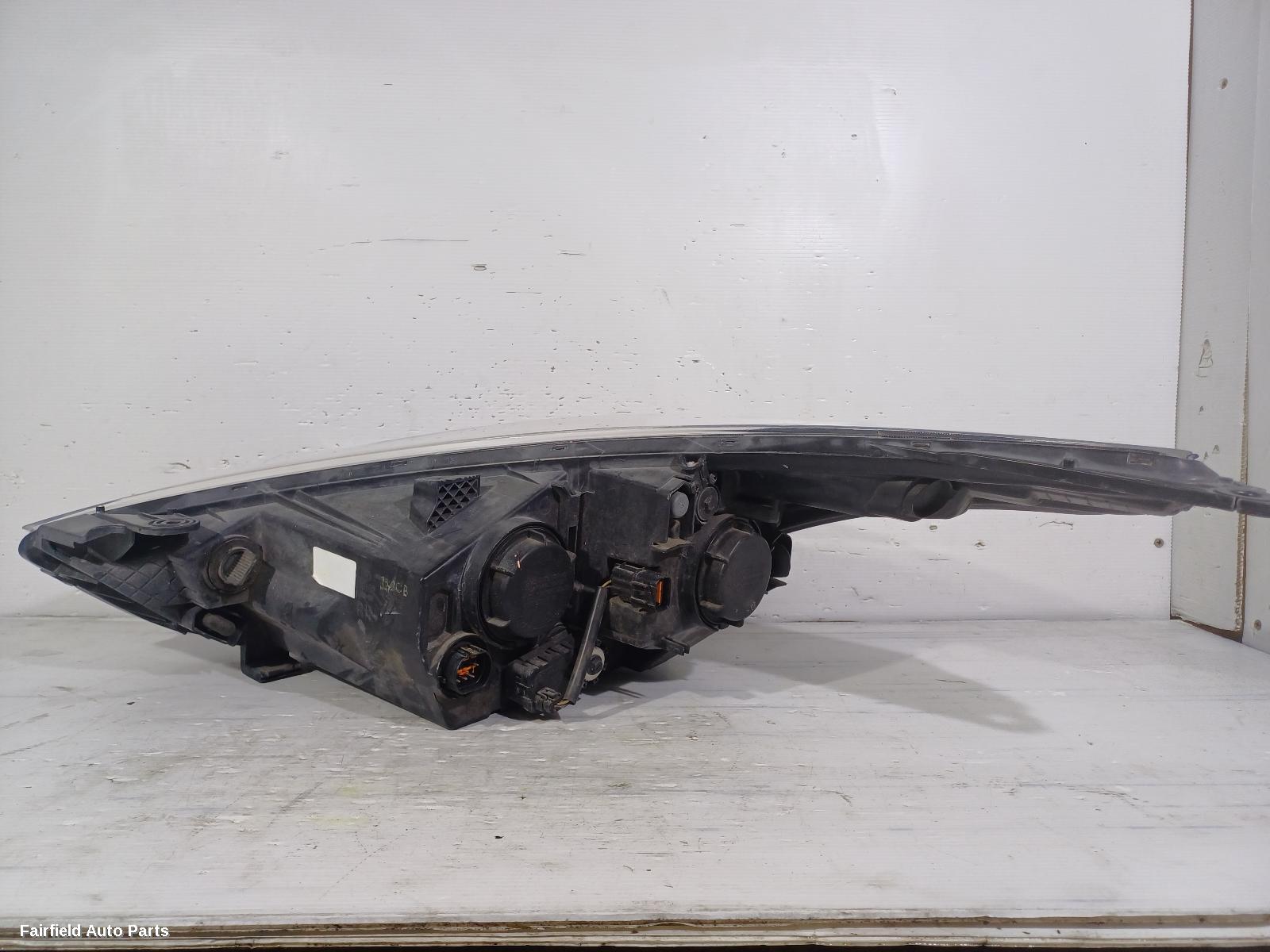 2011-2018 Hyundai Veloster Right Headlamp