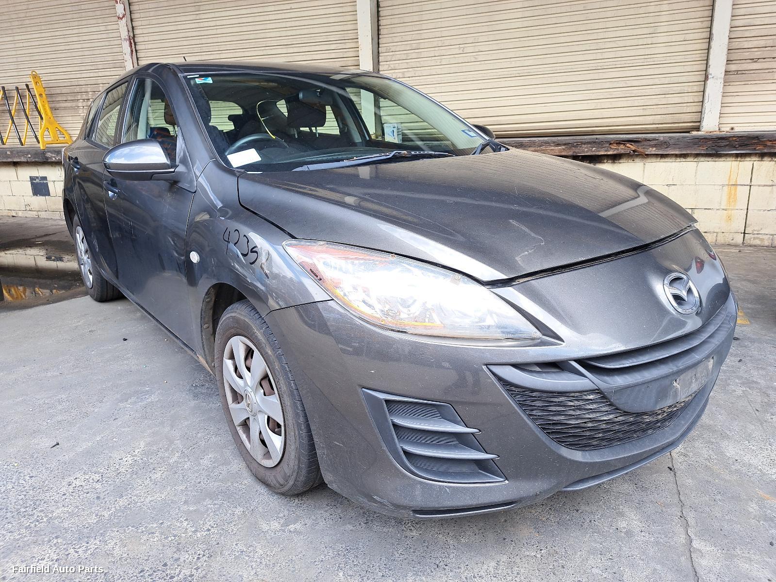 2010 Mazda 3 Left Guard
