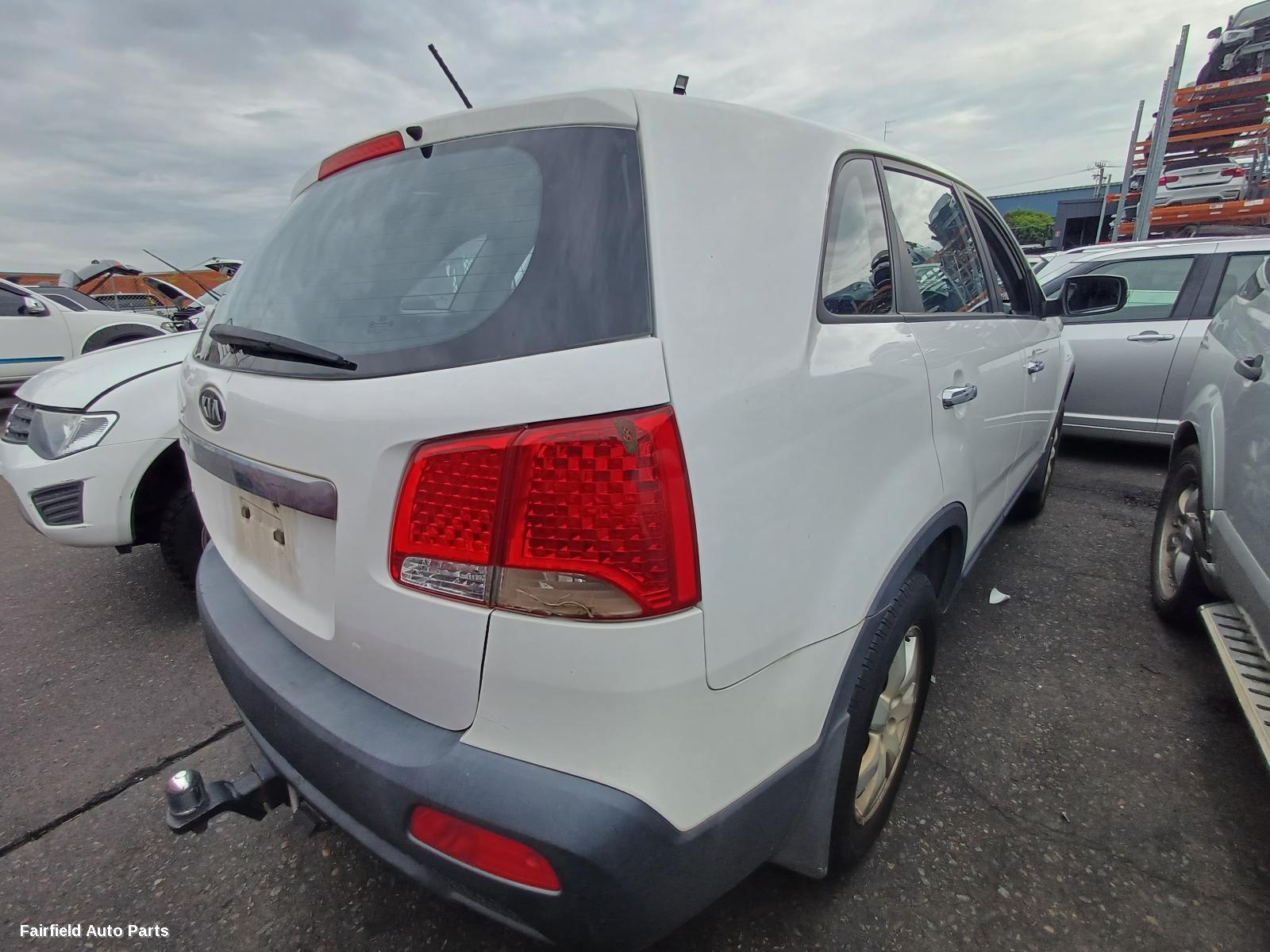2009-2014 Kia Sorento Left Front Door