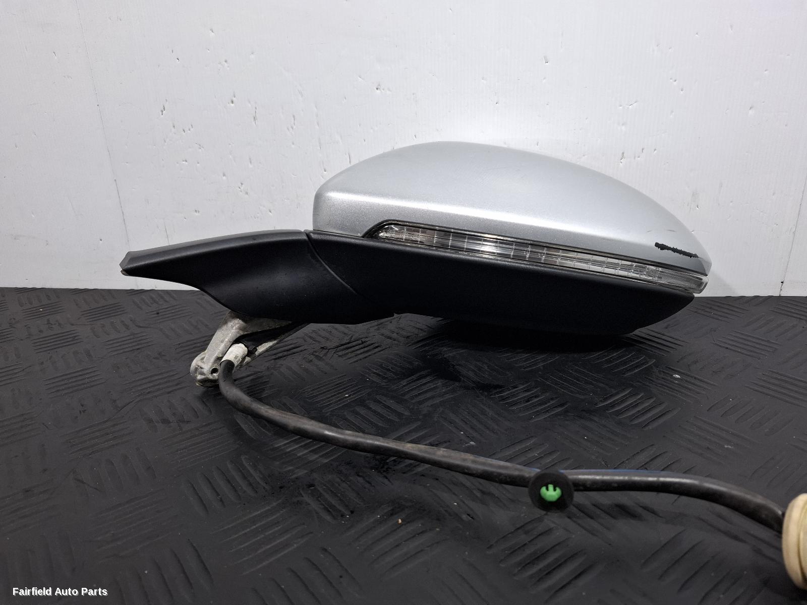 2017-2020 Volkswagen Golf Left Door Mirror