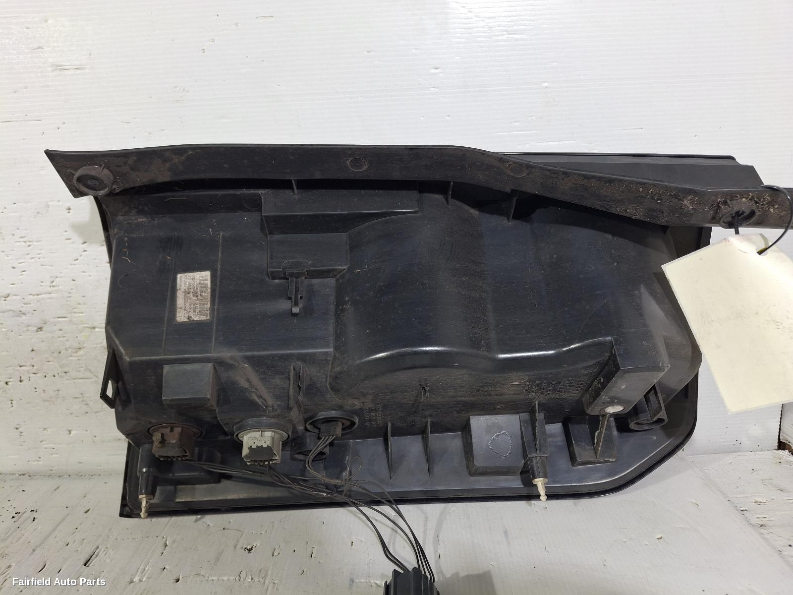 2014-2016 Land Rover Discovery Left Taillight