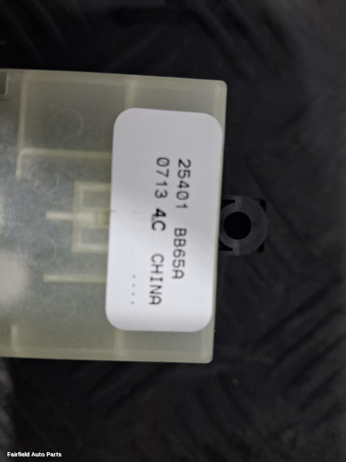2007-2014 Nissan Dualis Pwr Dr Wind Switch