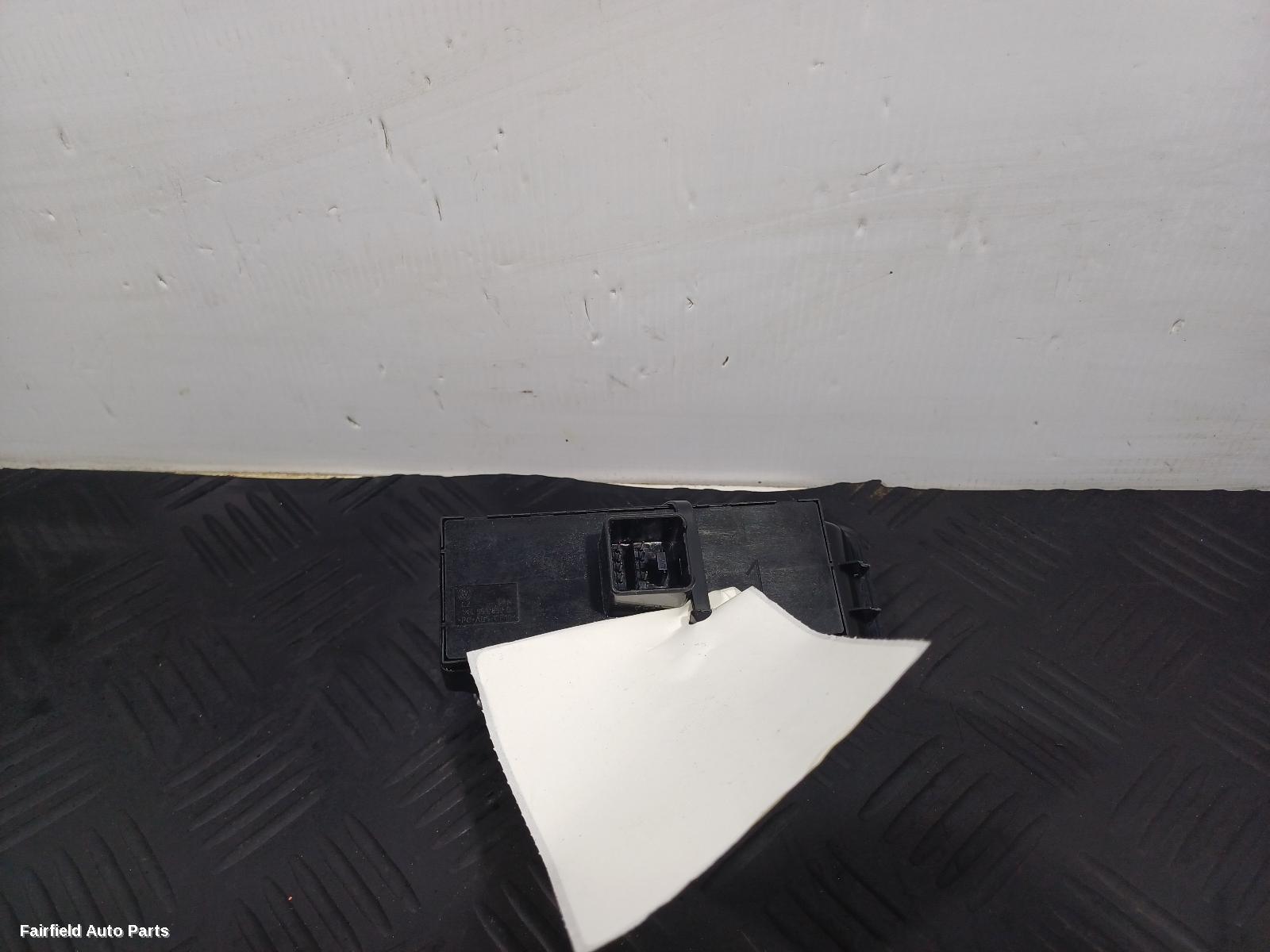2010-2014 Volkswagen Polo Pwr Dr Wind Switch