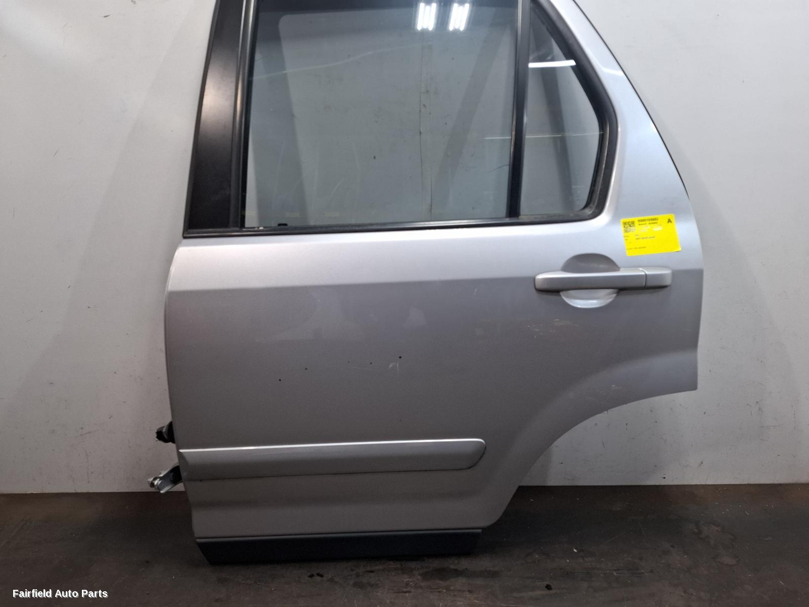 2001-2007 Honda Crv Left Rear Door Sliding