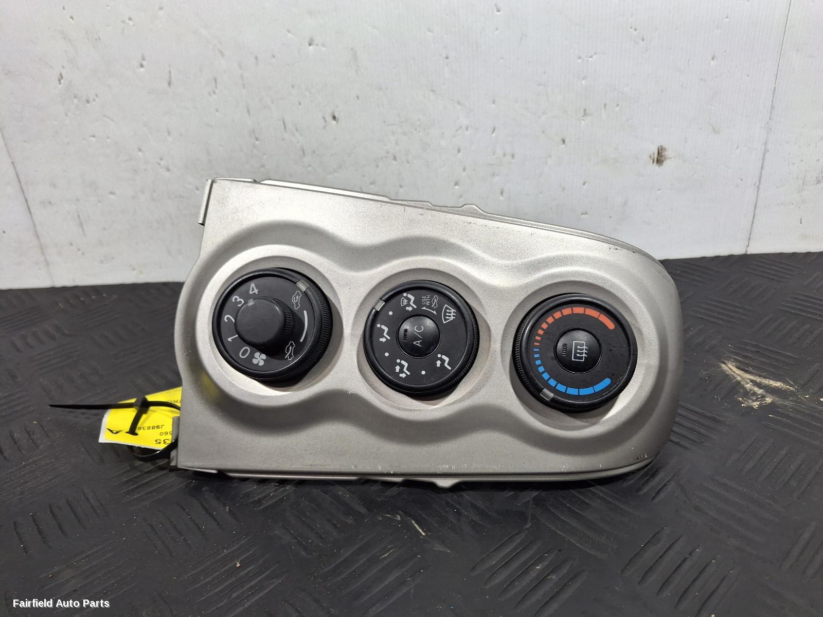 2005-2011 Toyota Yaris Heater Ac Controls