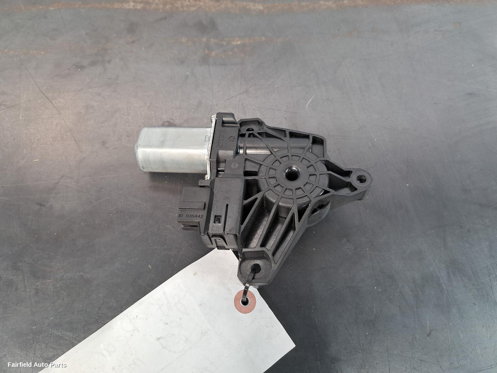 2014-2020 Mercedes Gla Class Right Rear Wnd Reg Motor