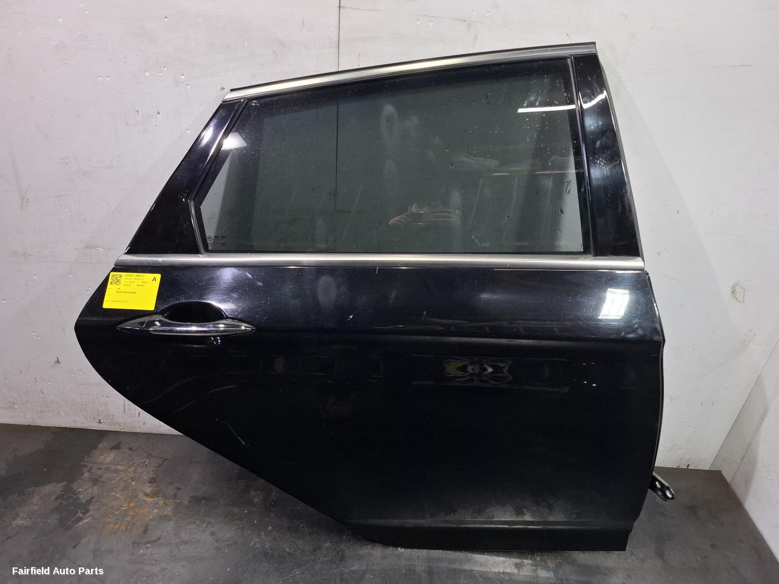 2011-2019 Hyundai I40 Right Rear Door Sliding